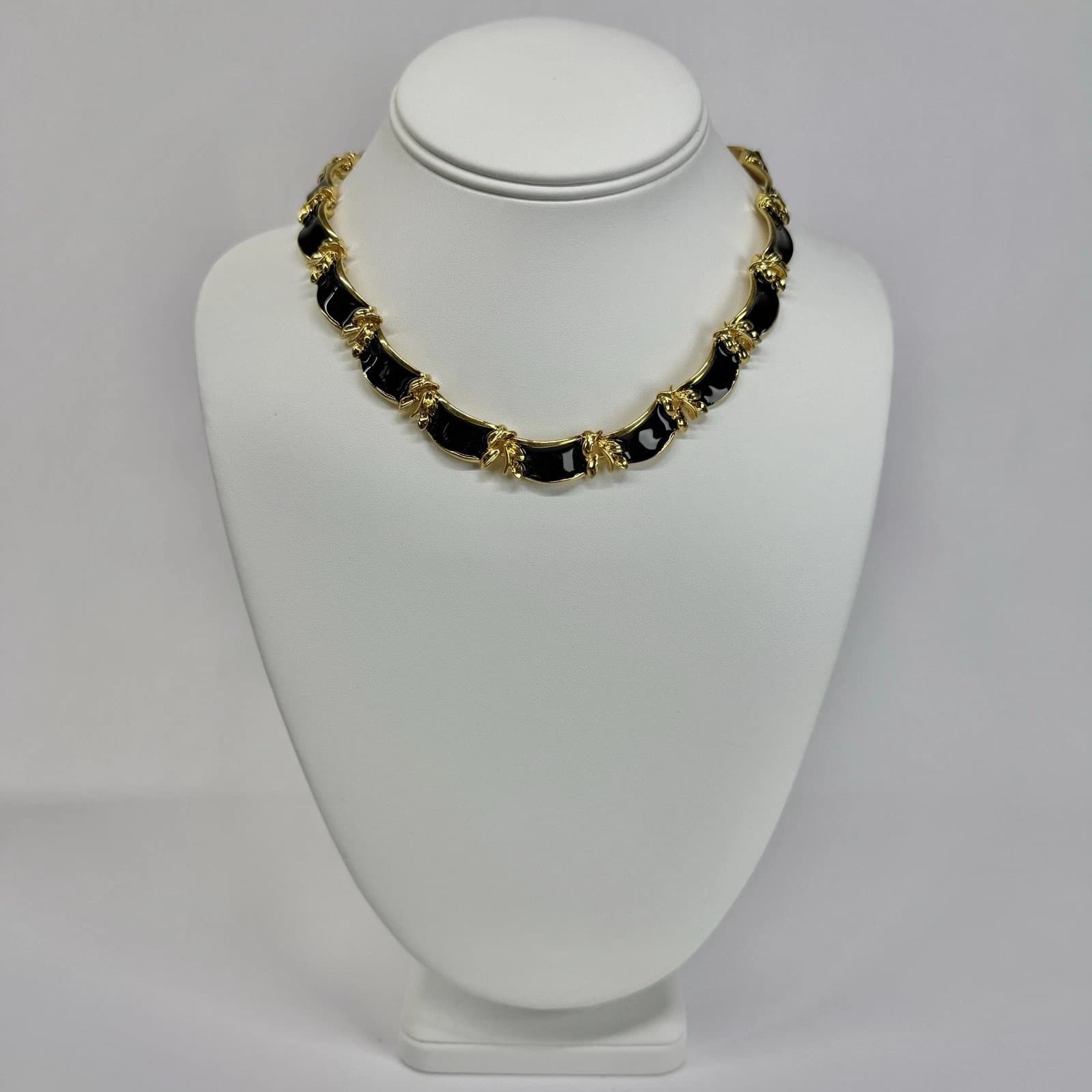Elegant Enamel Link Collar Gold Tone Vintage Necklace Jewelry N332
