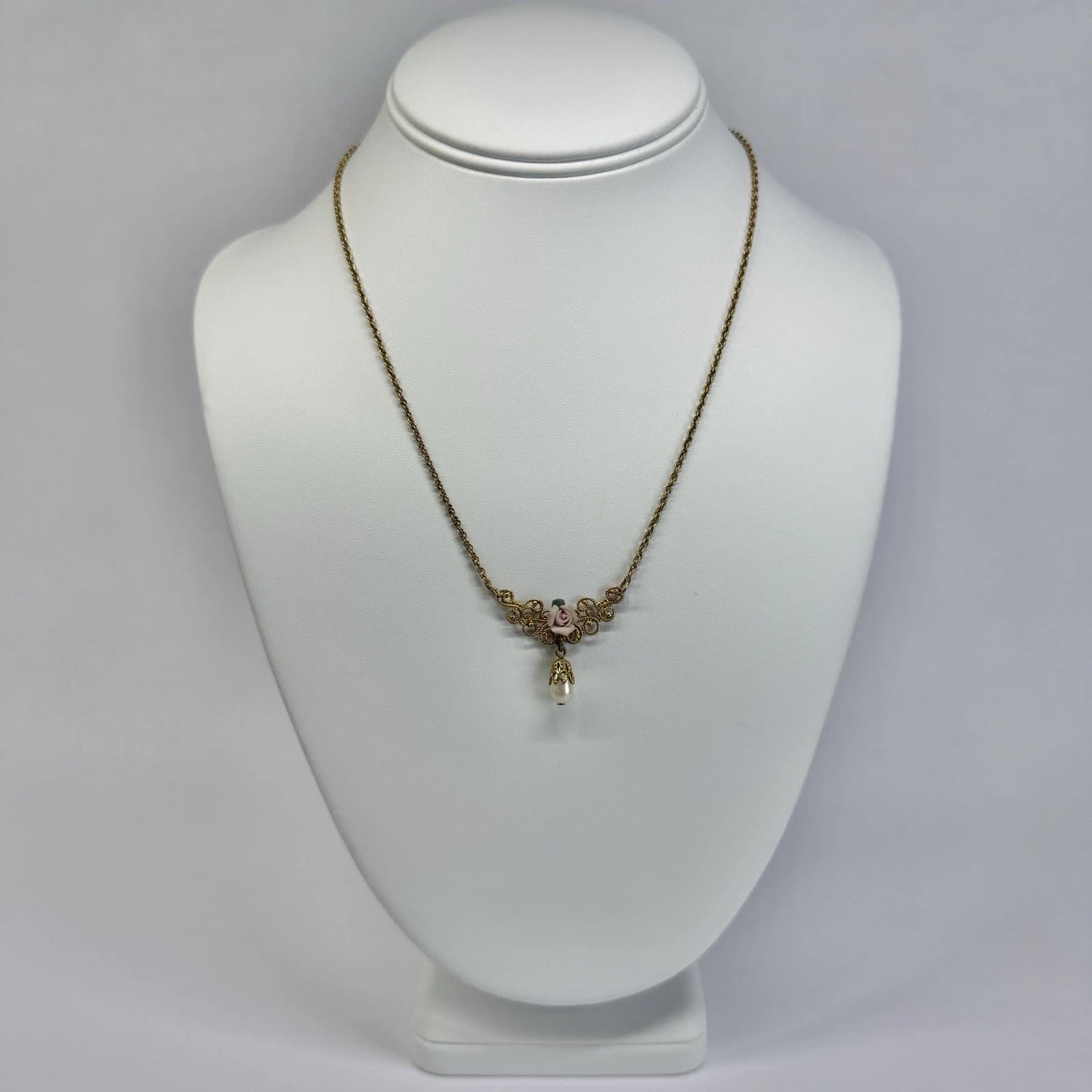 1928 Floral Faceted Crystal Art Deco Dainty Gold Tone Vintage Necklace N710
