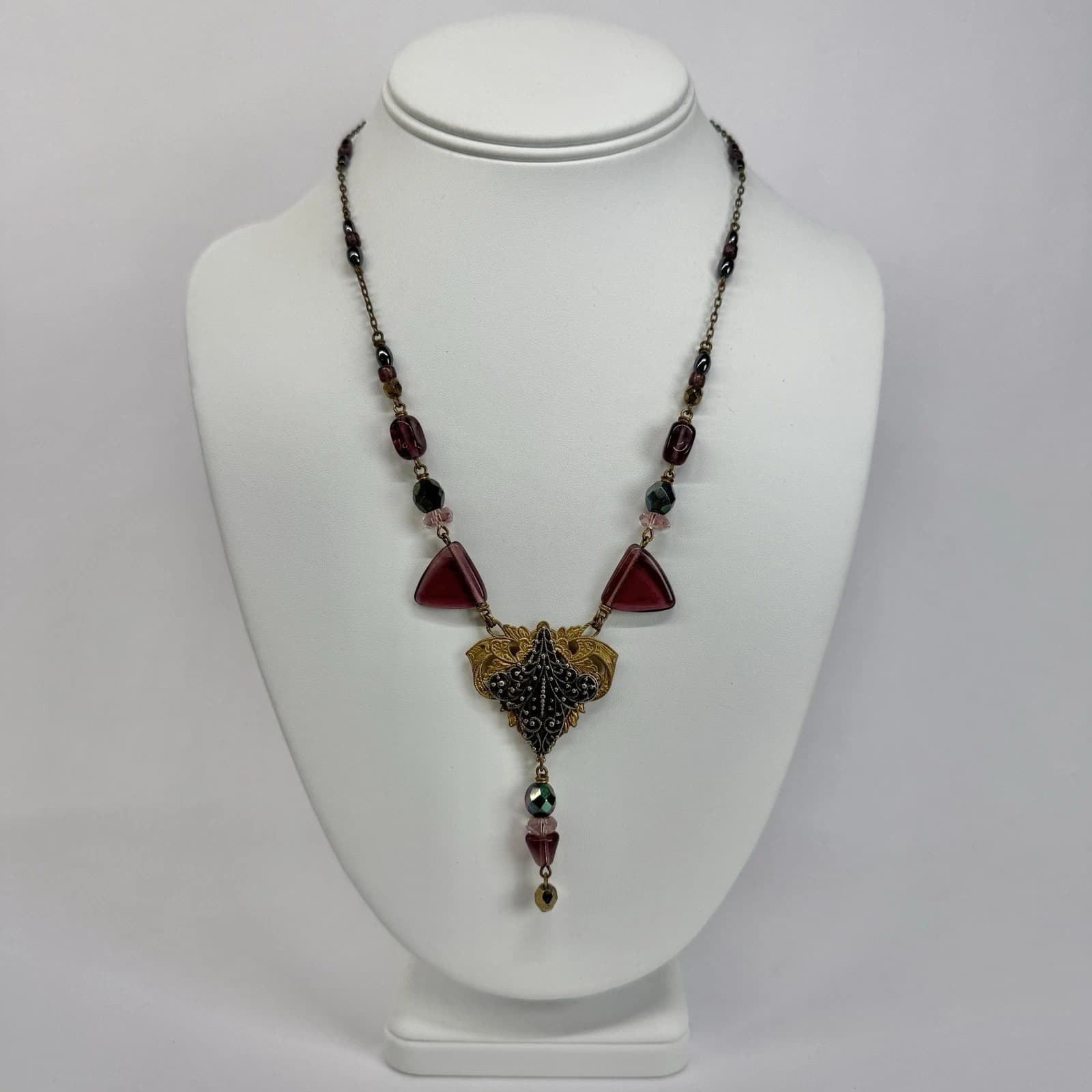 Art Deco Purple Glass Faceted Filigree Brass Tone Vintage Necklace Jewelry N429
