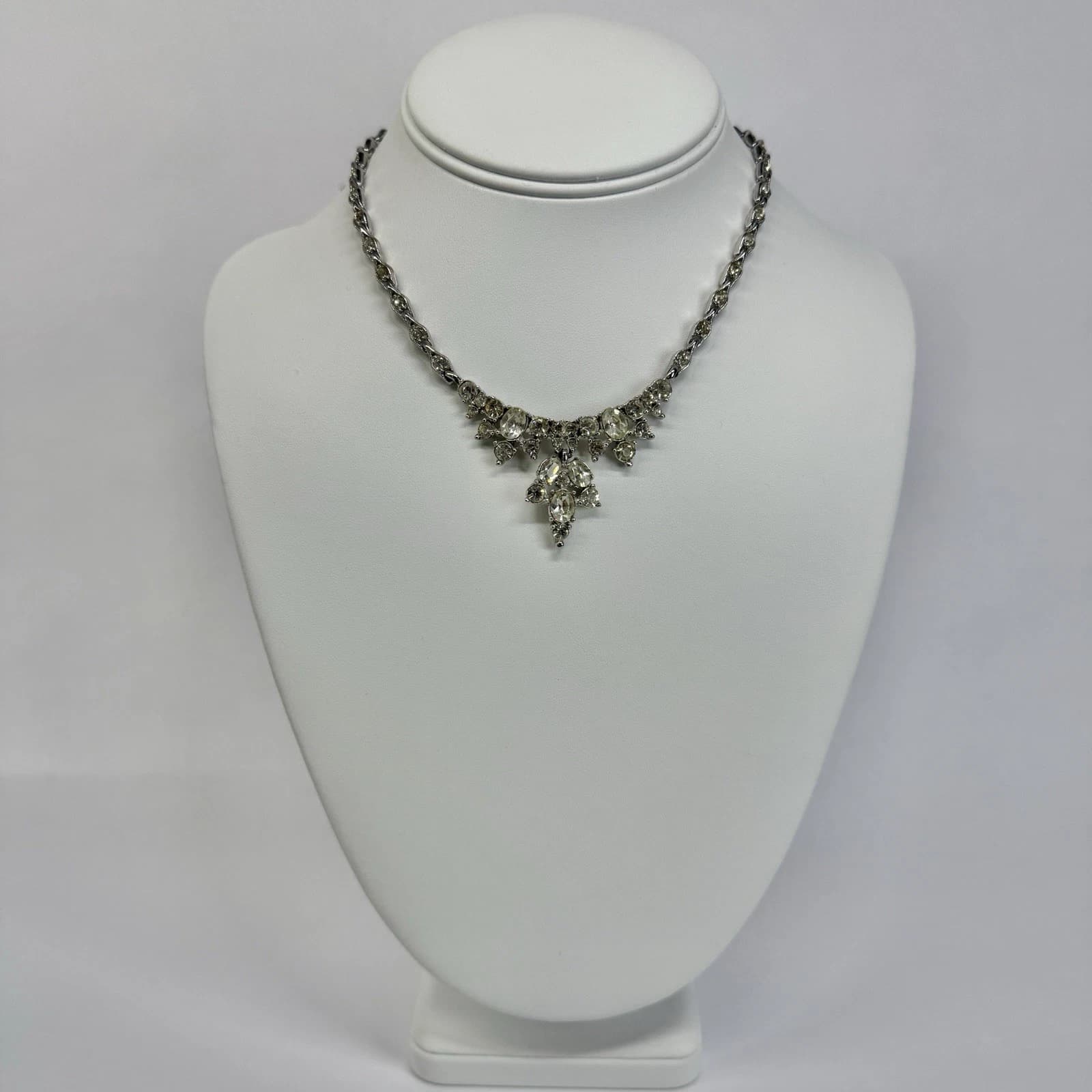 BOGOFF Floral Rhinestone Clear Crystal Silver Tone Vintage Necklace Jewelry N610