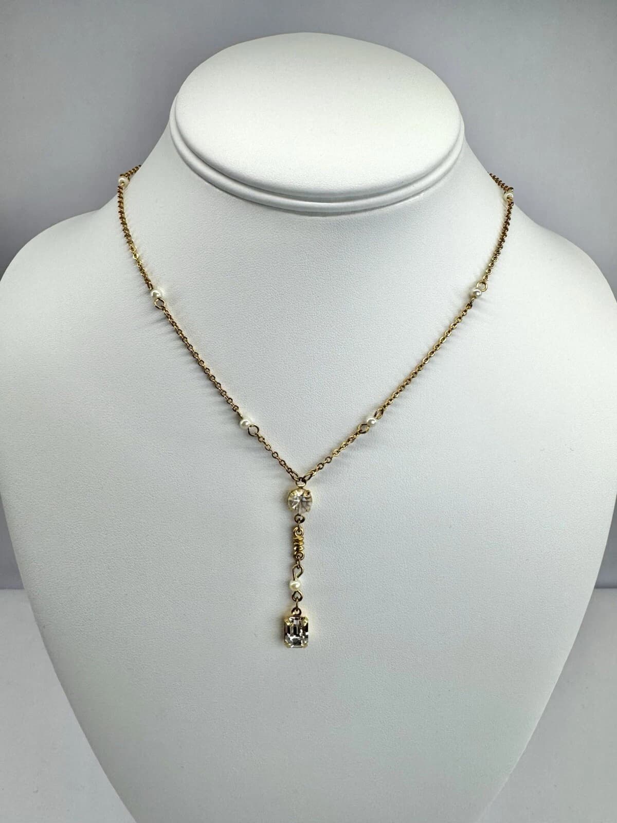 1928 Faux Pearl & Crystal Pendant Gold Tone Dainty Vintage Necklace Jewelry N2