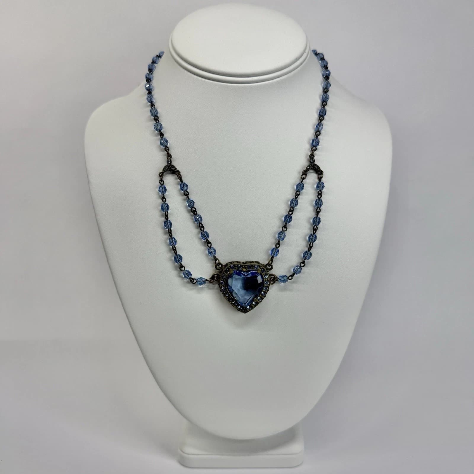 BANANA BOB Sapphire Blue Heart Crystal Silver Tone Vintage Necklace Jewelry N632