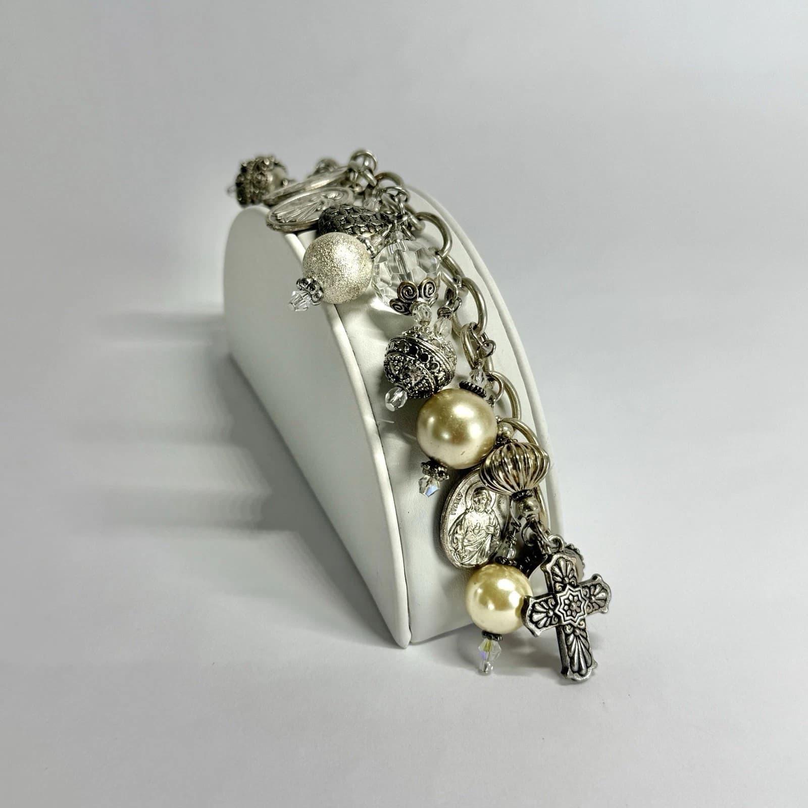 Catholic Virgin Mary Jesus Charms Silver Tone Vintage Bracelet Jewelry N271