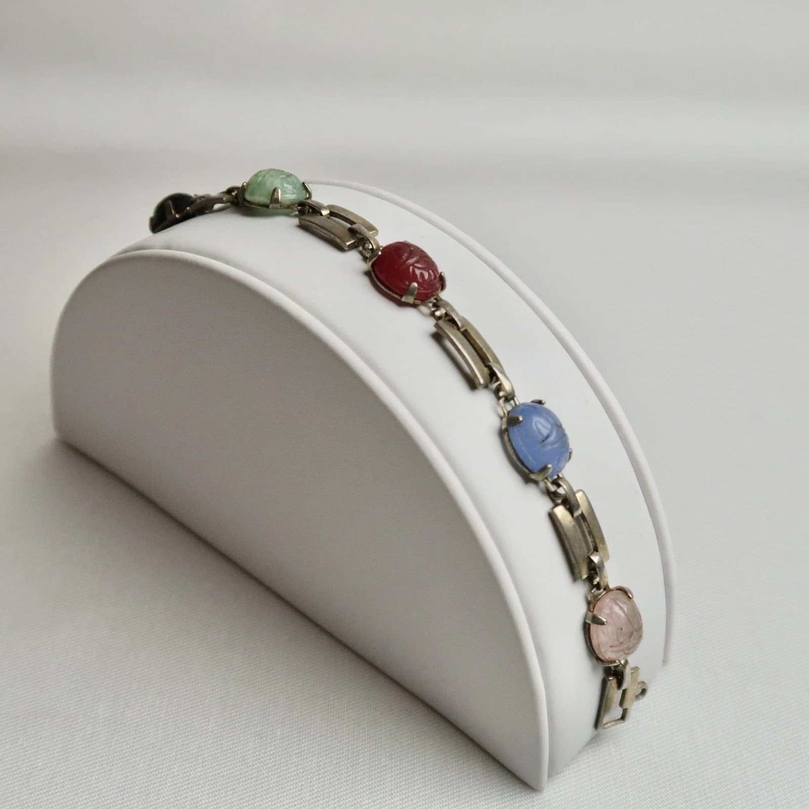 Scarab Beetle Egyptian Art Deco Revival Glass Vintage Bracelet Jewelry Br75