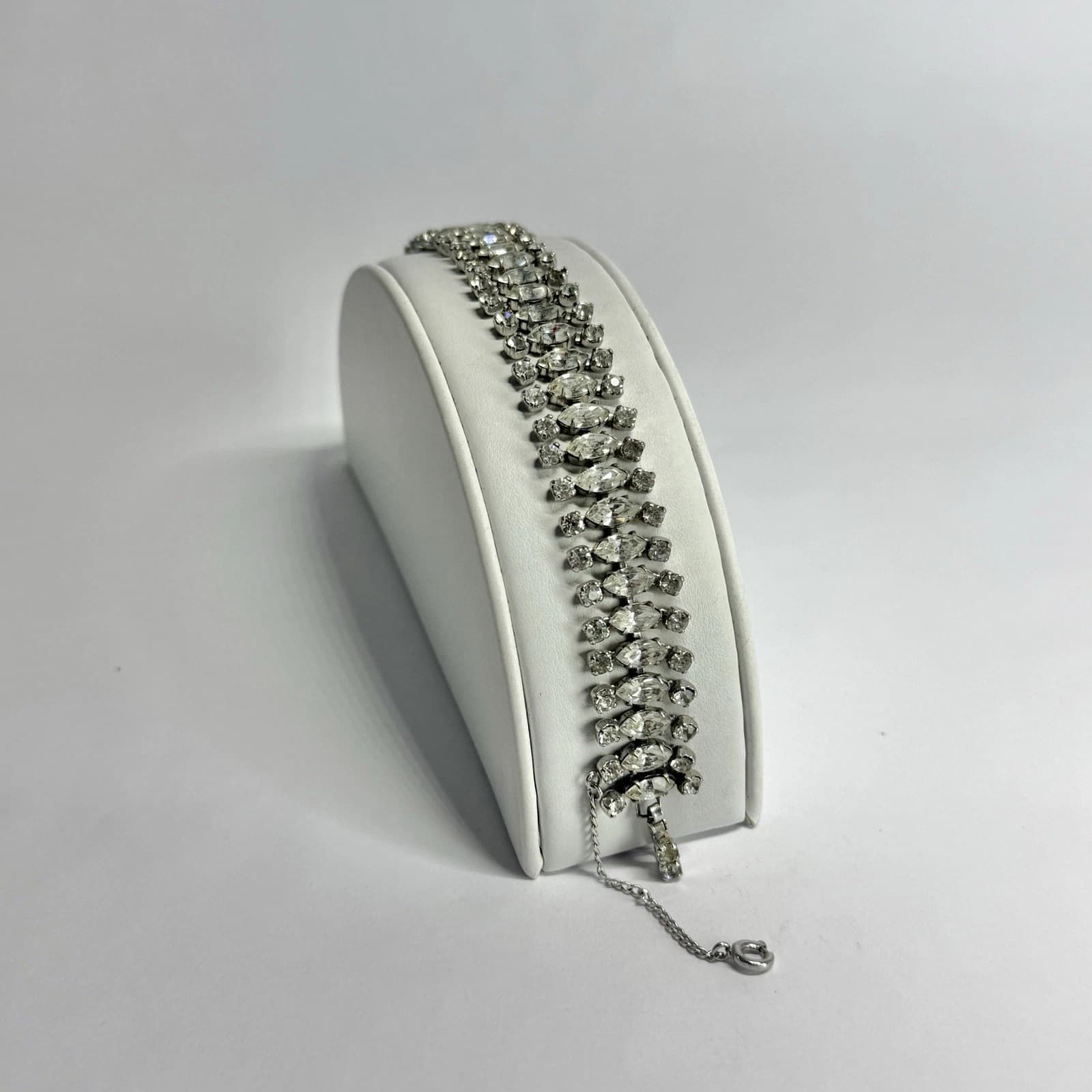 WEIL Sparkly Rhinestone Icy Dazzling Silver Tone Vintage Bracelet Jewelry N288