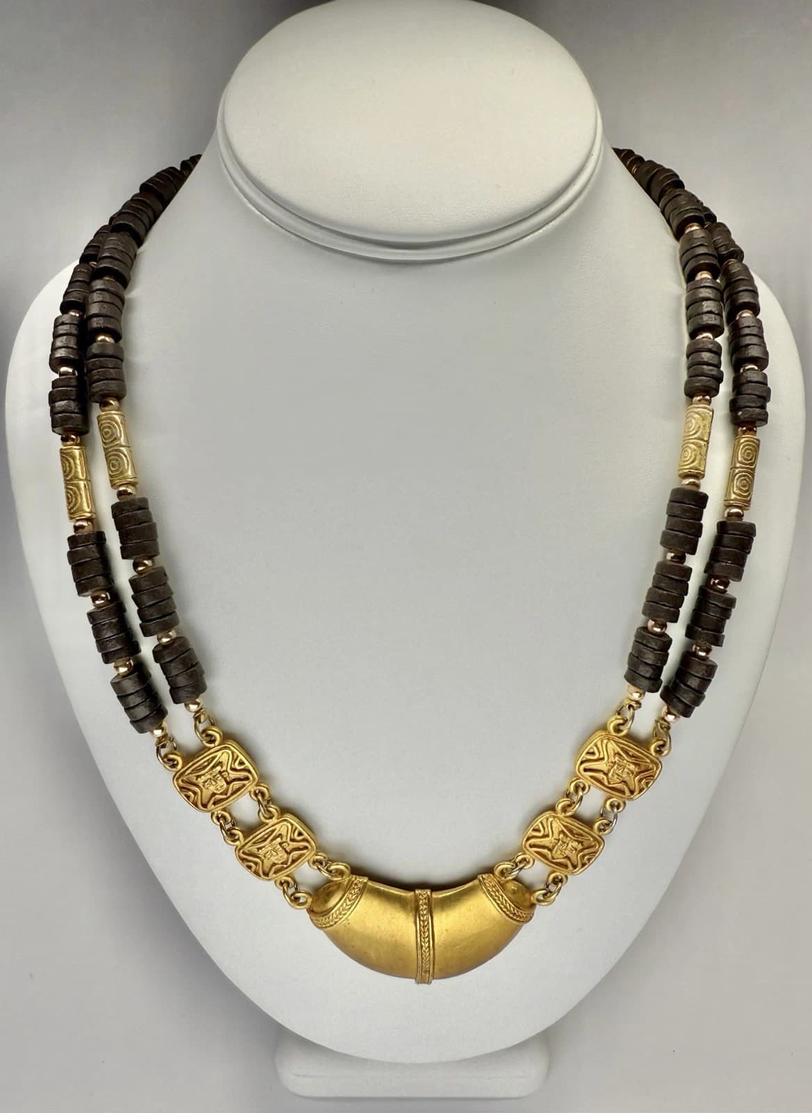 INCA Wooden Shell Beads Ethnic Egyptian Revival Vintage Necklace Jewelry N181