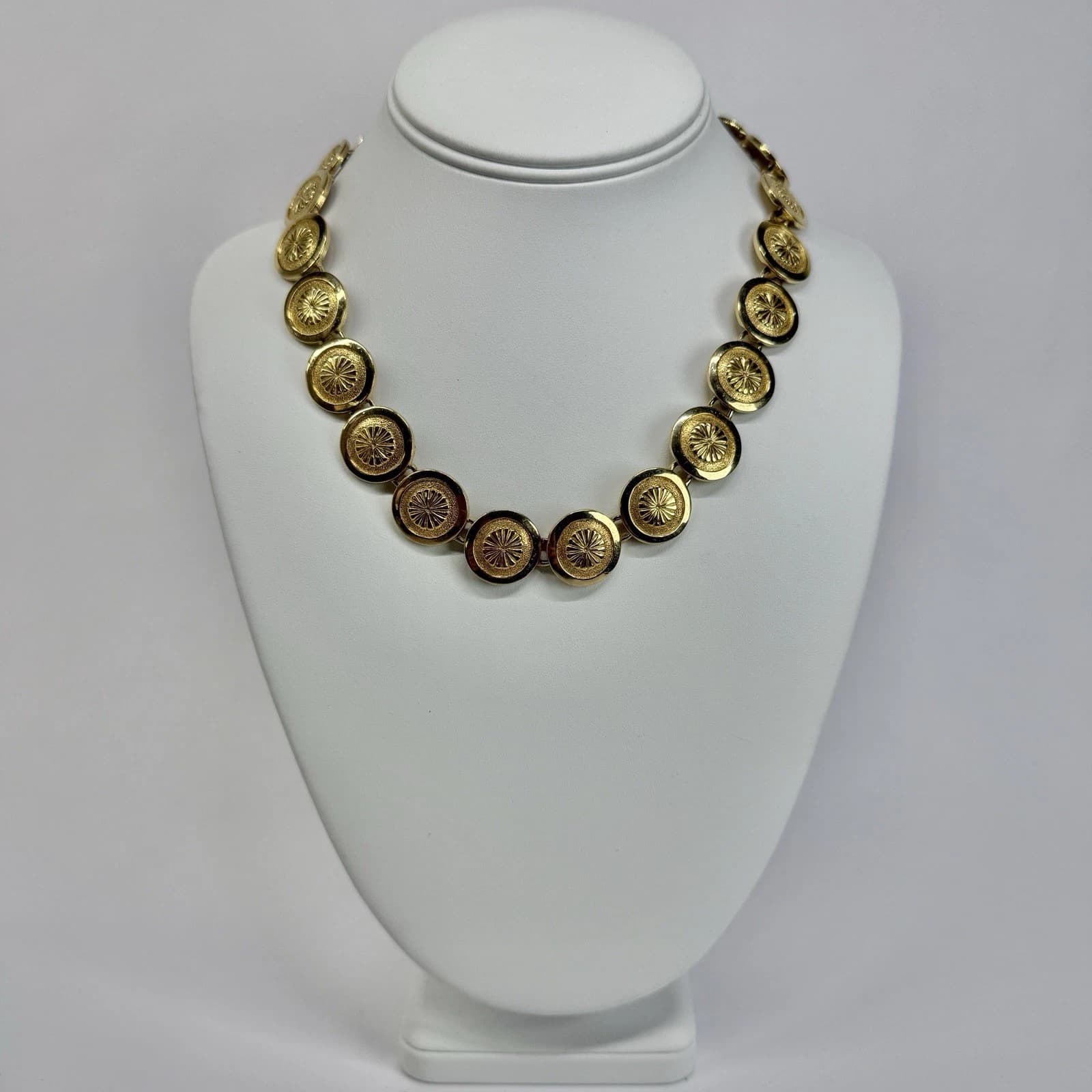 Elegant Textured Discs Choker Statement Gold Tone Vintage Necklace Jewelry N462