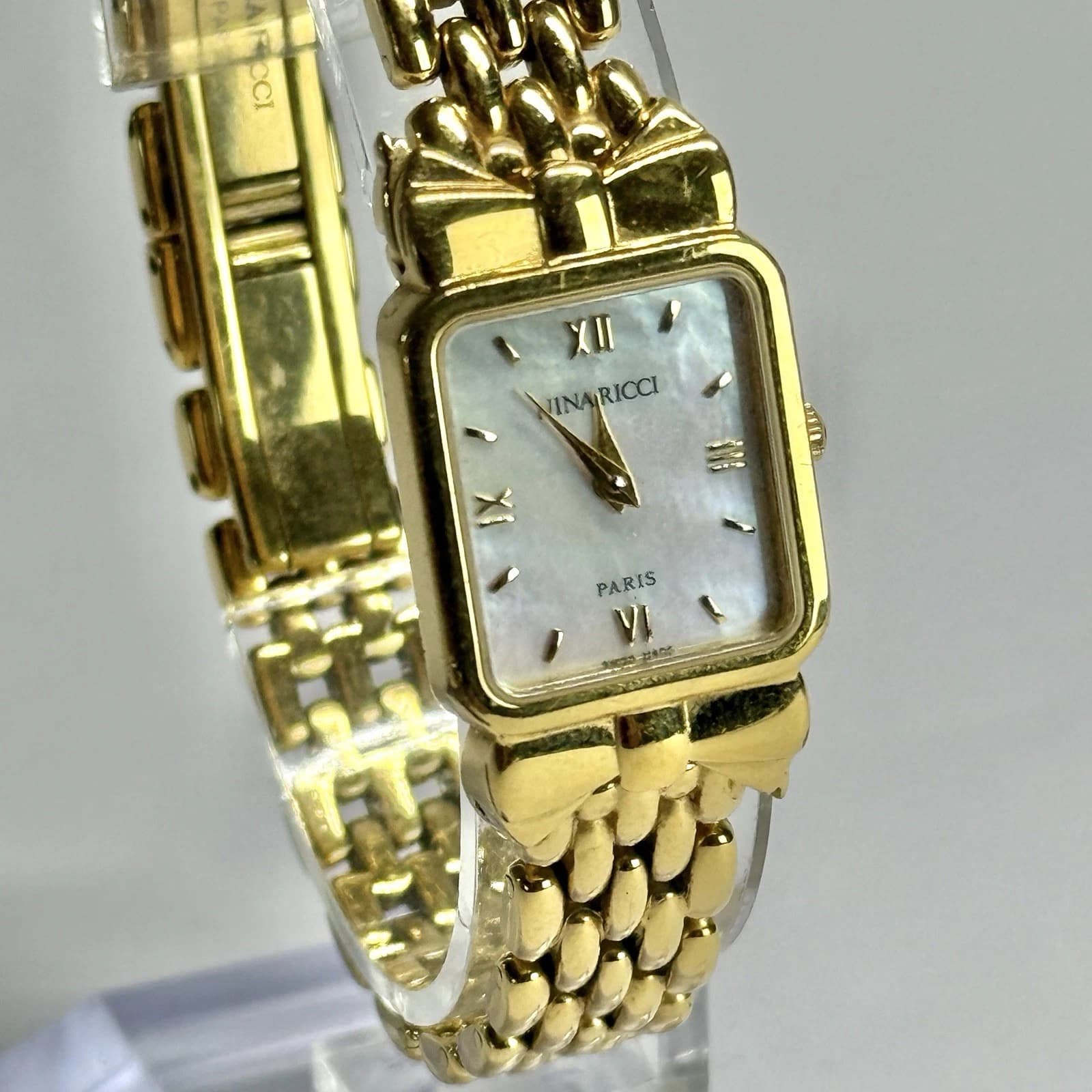 NINA RICCI S950 Analog Quartz Gold Tone Women Vintage Watch W739 *WORKING