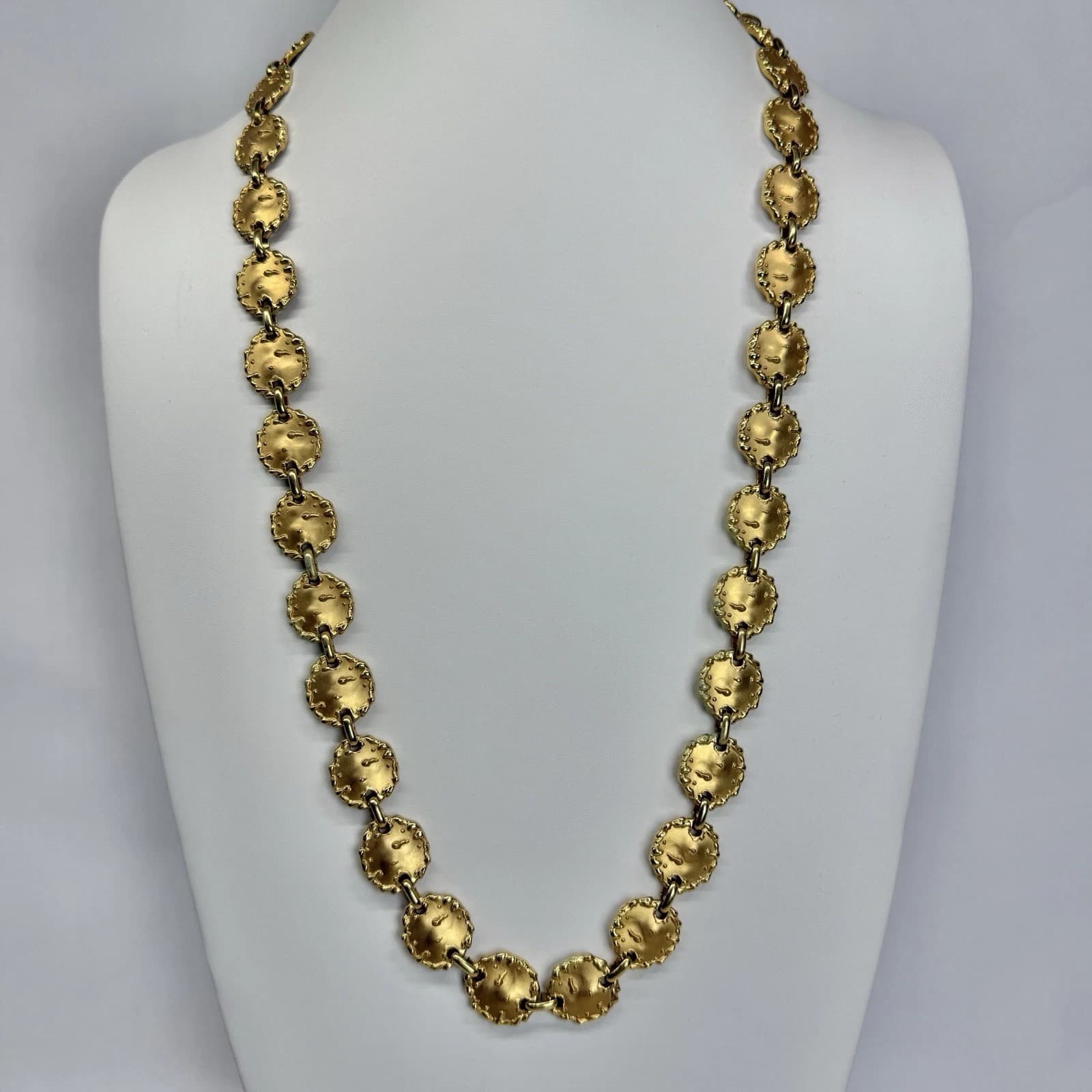 SPHINX Egyptian Textured Disk Chunky Gold Tone Vintage Necklace Jewelry N282