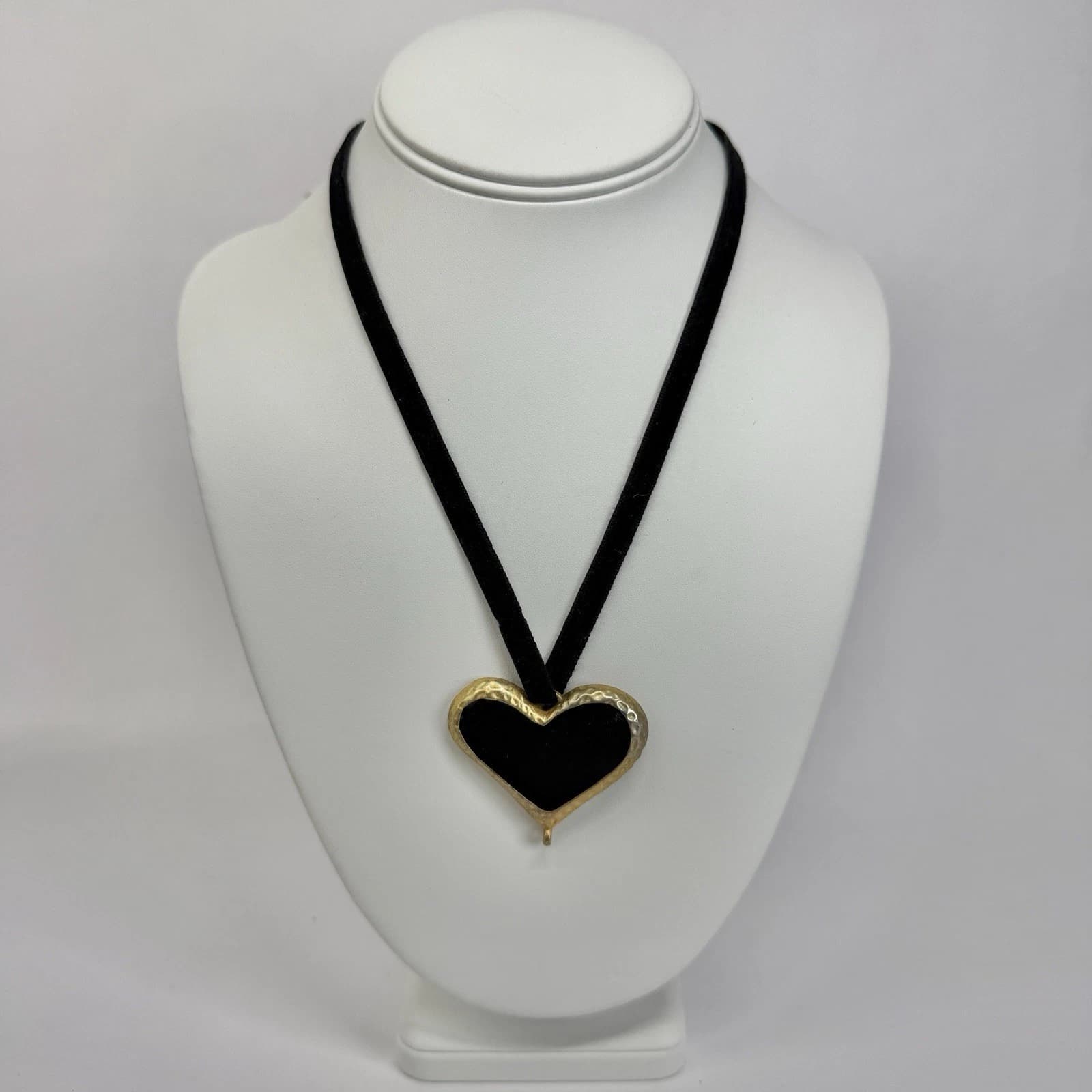 ZARA Chunky Heart Pendant Gold Tone Vintage Necklace Jewelry N458