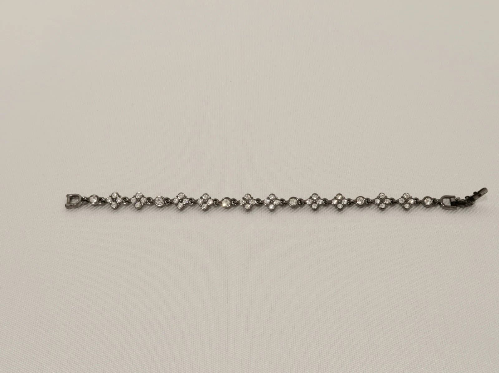 GIVENCHY Silver Tone Tennis Swarovski Crystal Vintage Bracelet Jewelry Br12