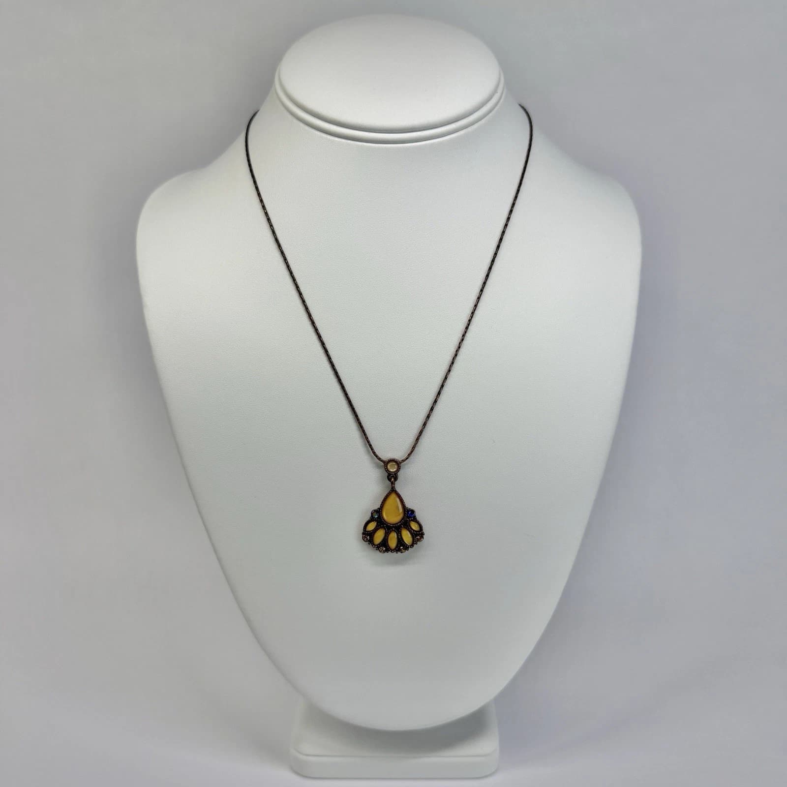 1928 Floral Faceted Crystal Art Deco Dainty Gold Tone Vintage Necklace N705