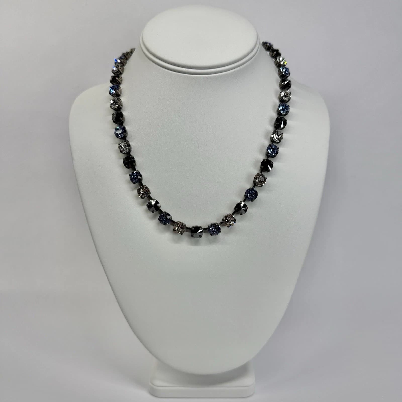 Elegant Blue/Clear Crystal Silver Tone Vintage Necklace Jewelry N627