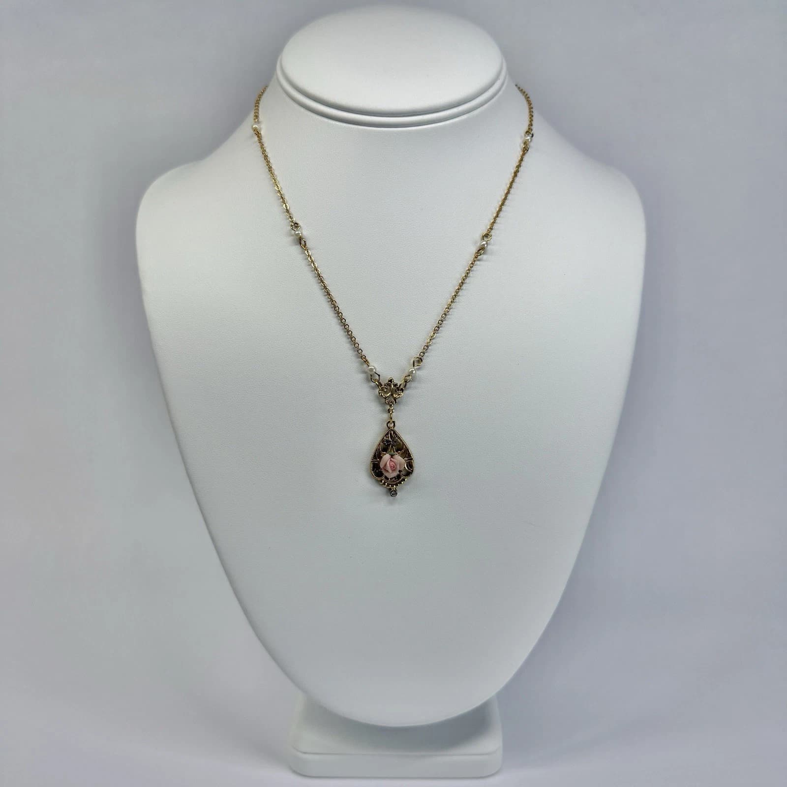 1928 Floral Faceted Crystal Art Deco Dainty Gold Tone Vintage Necklace N714