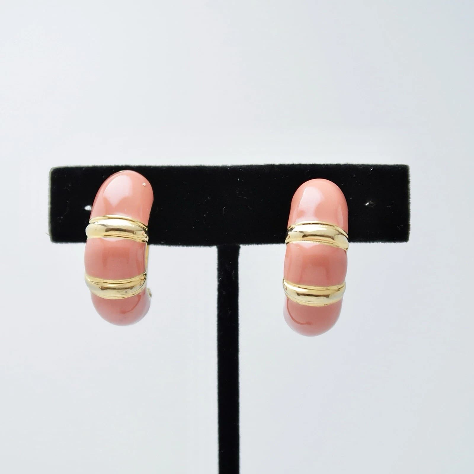 Elegant Faux Coral Half Hoop Unique Gold Tone Vintage Earring Jewelry E102