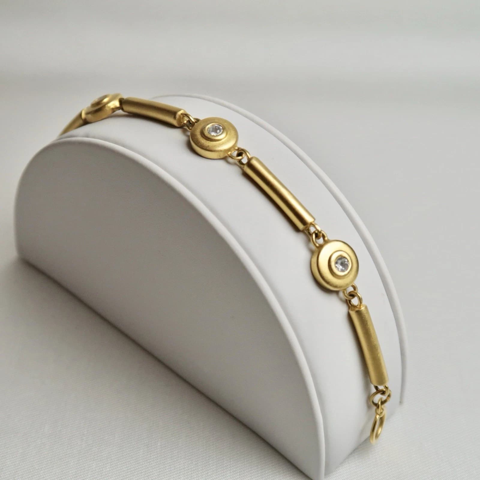 Elegant Circle Disc Chain Links Gold Tone Vintage Bracelet Jewelry Br66