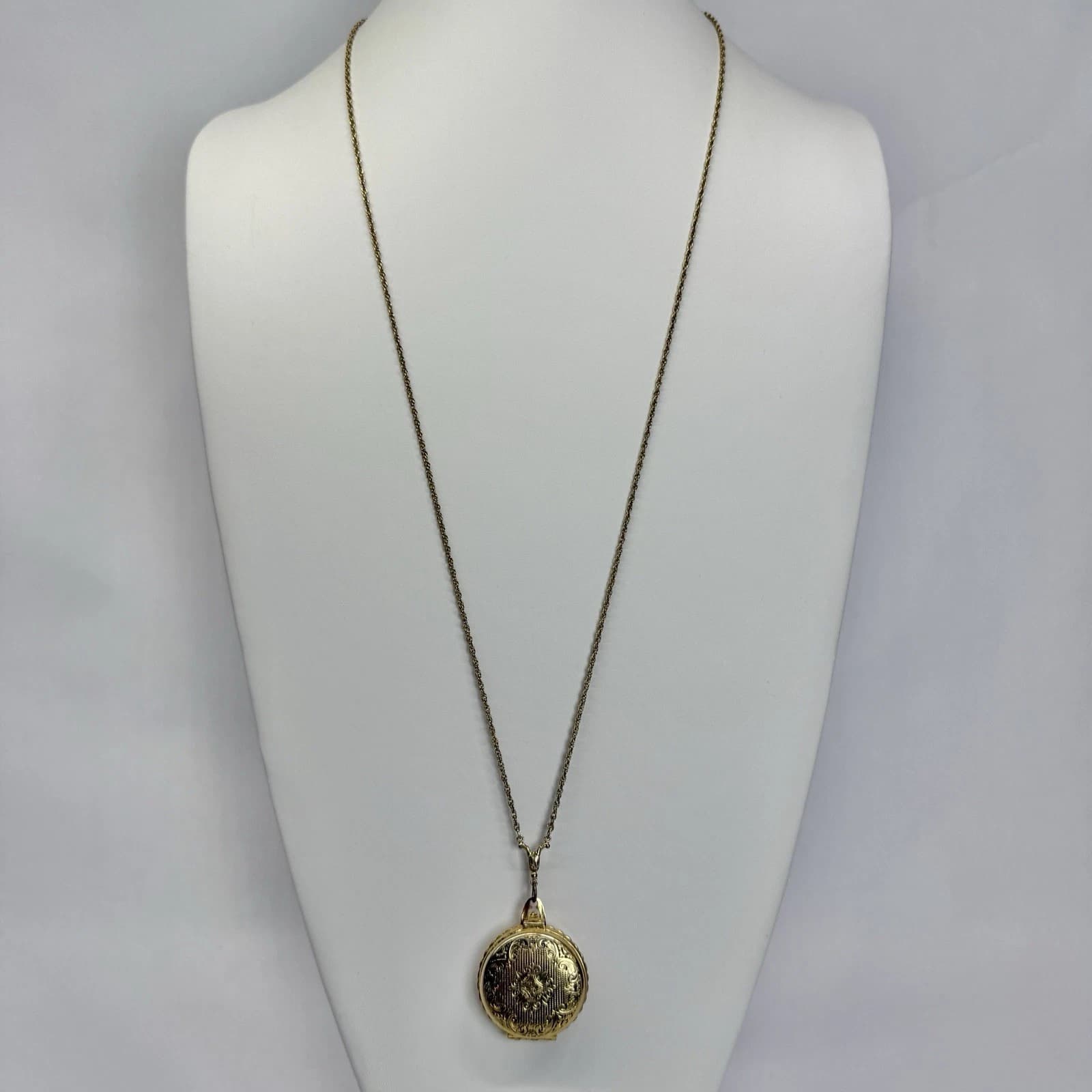 Elegant Ornate Floral Locket Gold Tone Vintage Necklace Jewelry N292