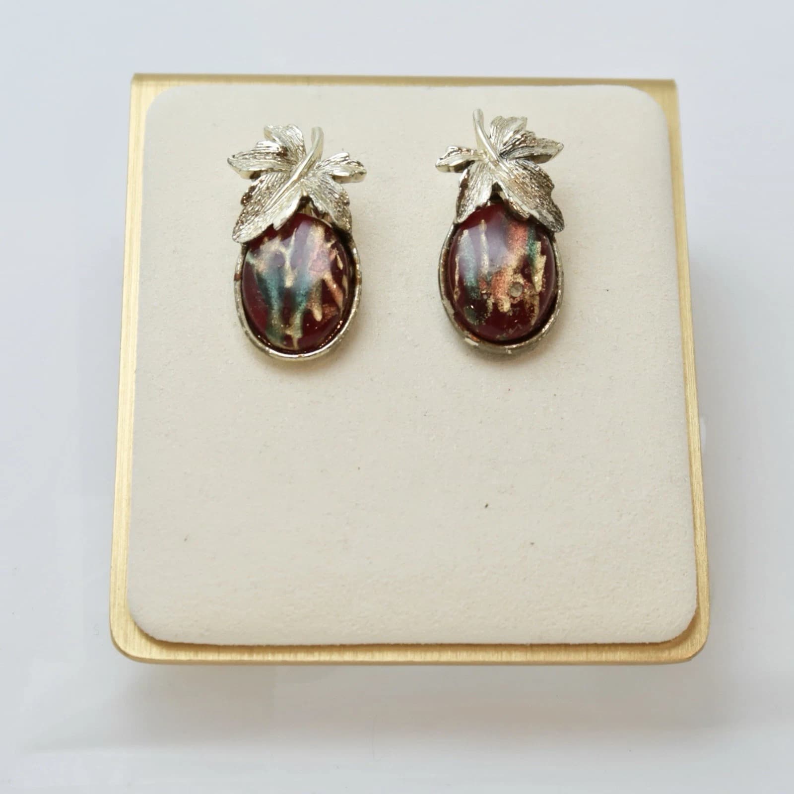 CORO Burgundy Red Leaf Lucite Cabochon Gold Tone Vintage Earring Jewelry E64
