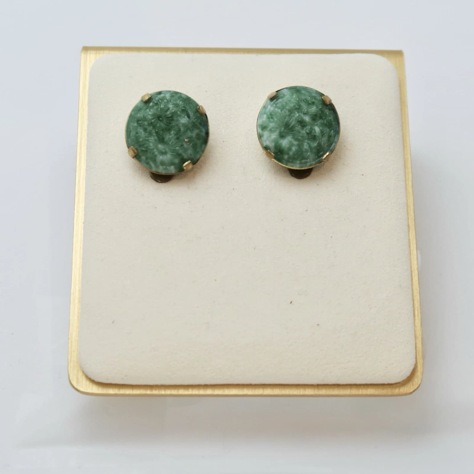 AUSTRIA Floral Glass Faux Jade Carved Gold Tone Vintage Earring Jewelry E65