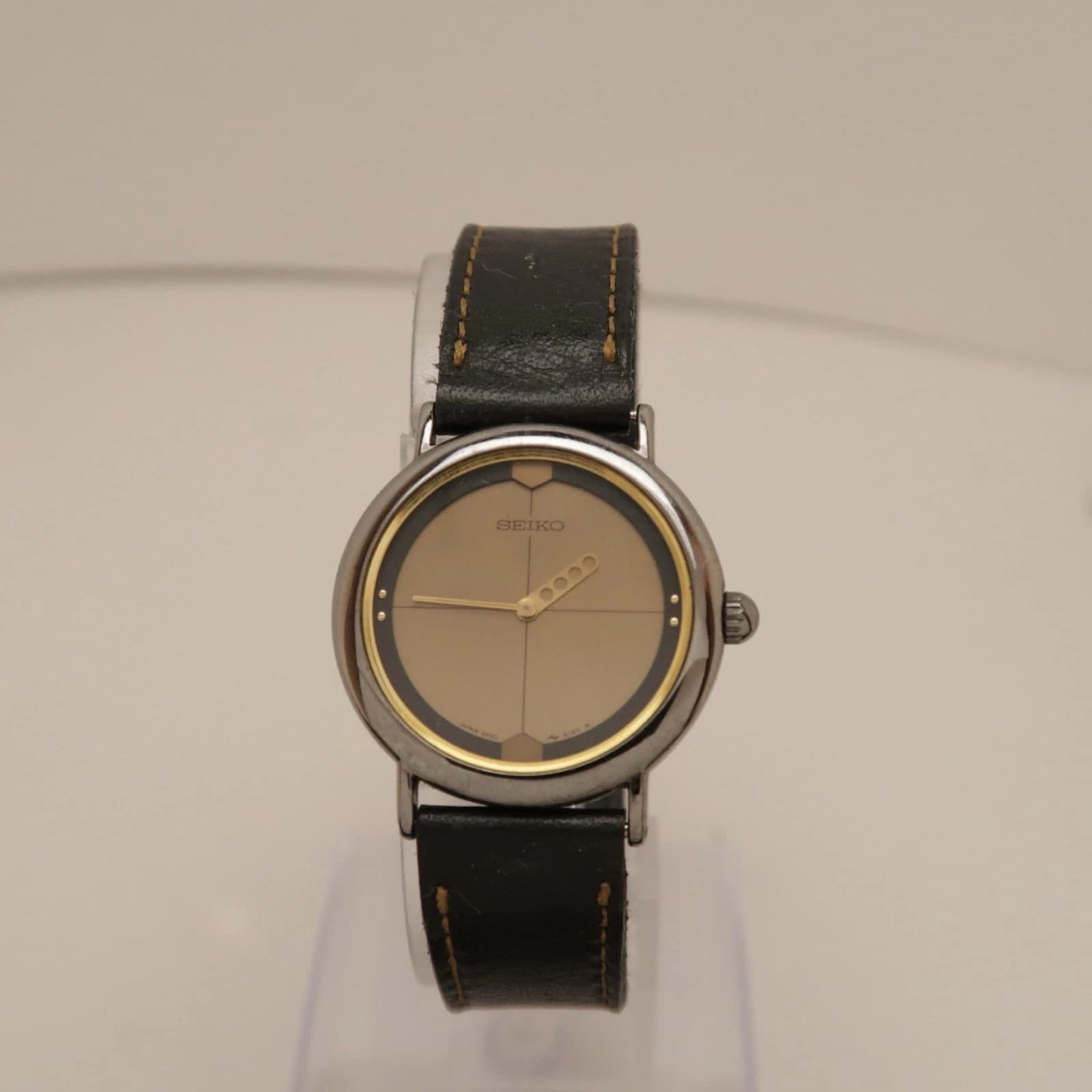 SEIKO 5P30-6020 Black & Gold Tone Analog Quartz Men Vintage Watch W233 *WORKING