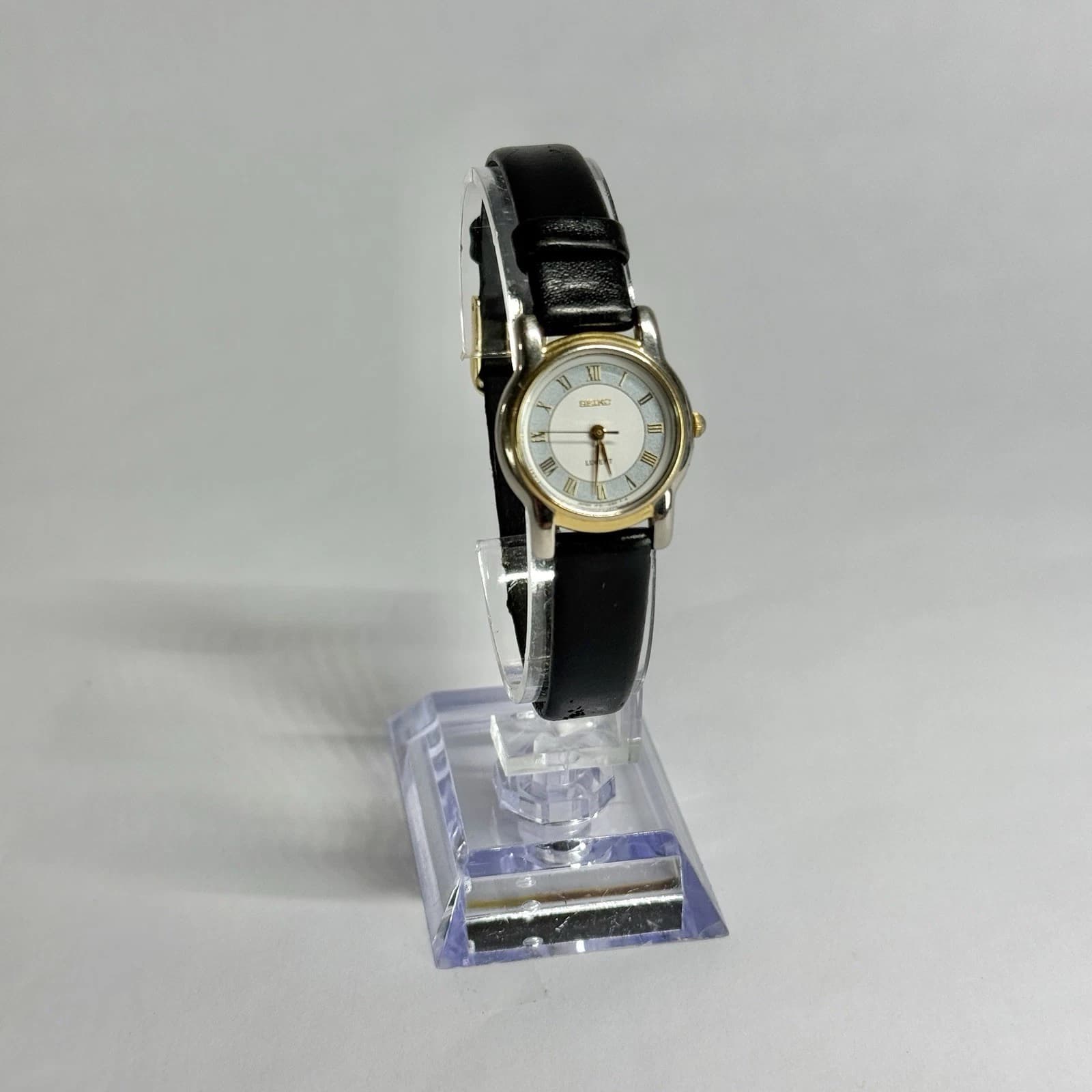 SEIKO 1F21-0J80 Analog Quartz Gold Tone Women Vintage Watch W680 *WORKING