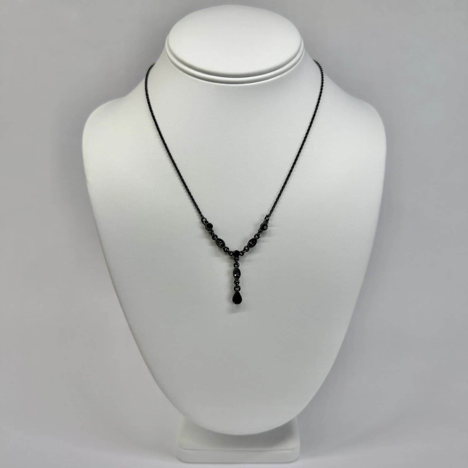 1928 Floral Faceted Crystal Art Deco Dainty Silver Tone Vintage Necklace N680