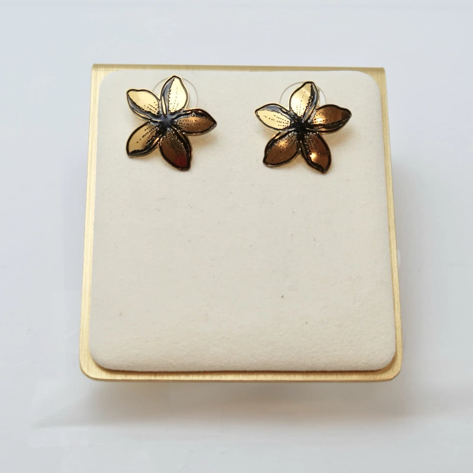 LEIGHTON LAM Hawaii Plumeria Flowers Gold Tone Vintage Earring Jewelry E50