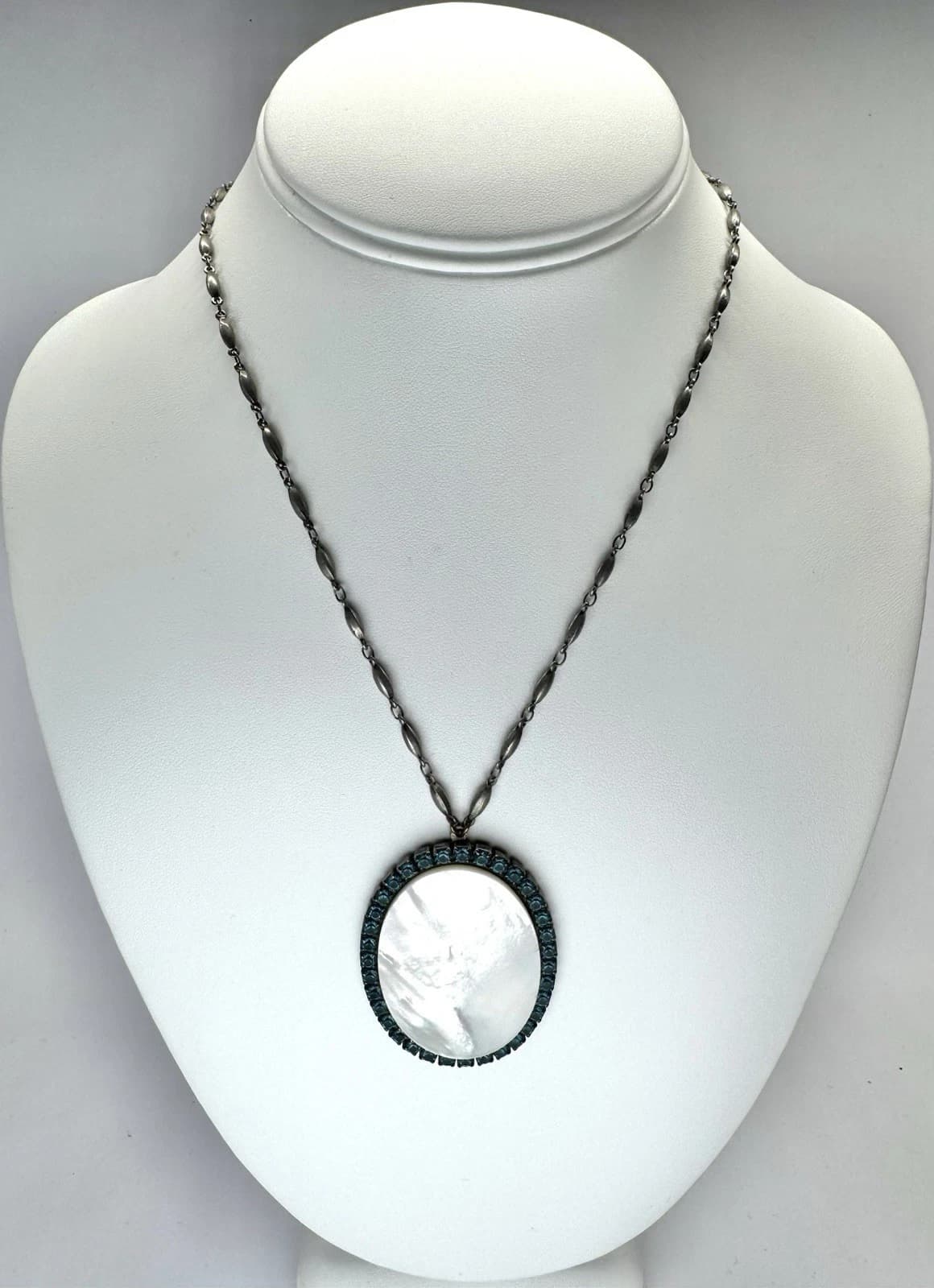 LIZ PALACIOS Mother of Pearl Pendant Blue Crystal Bead Vintage Necklace N135