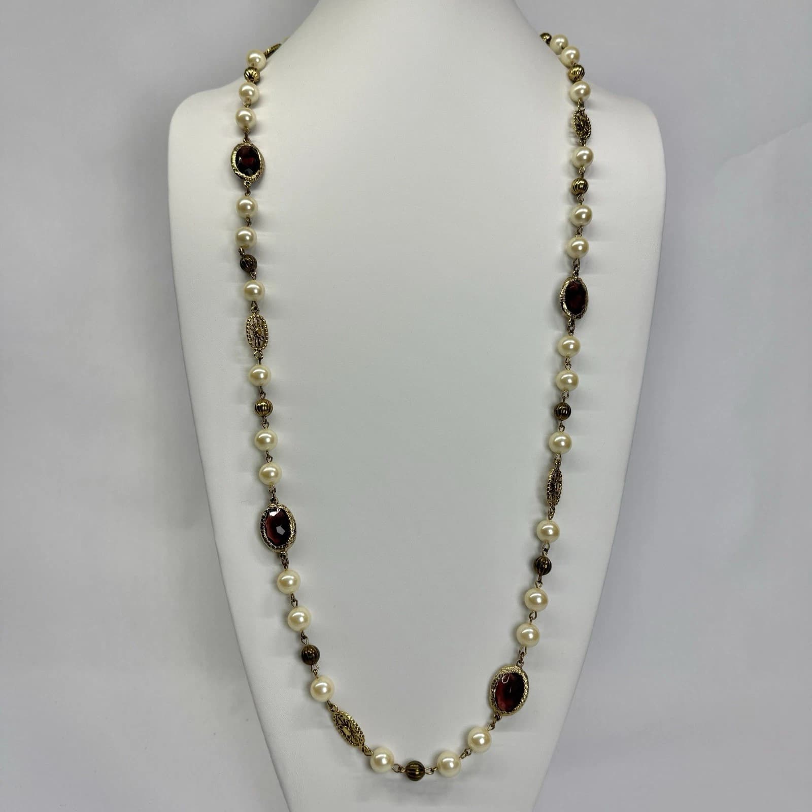DAUPLAISE Faux Pearls Faceted Glass Oval Gold Tone Vintage Necklace Jewelry N269