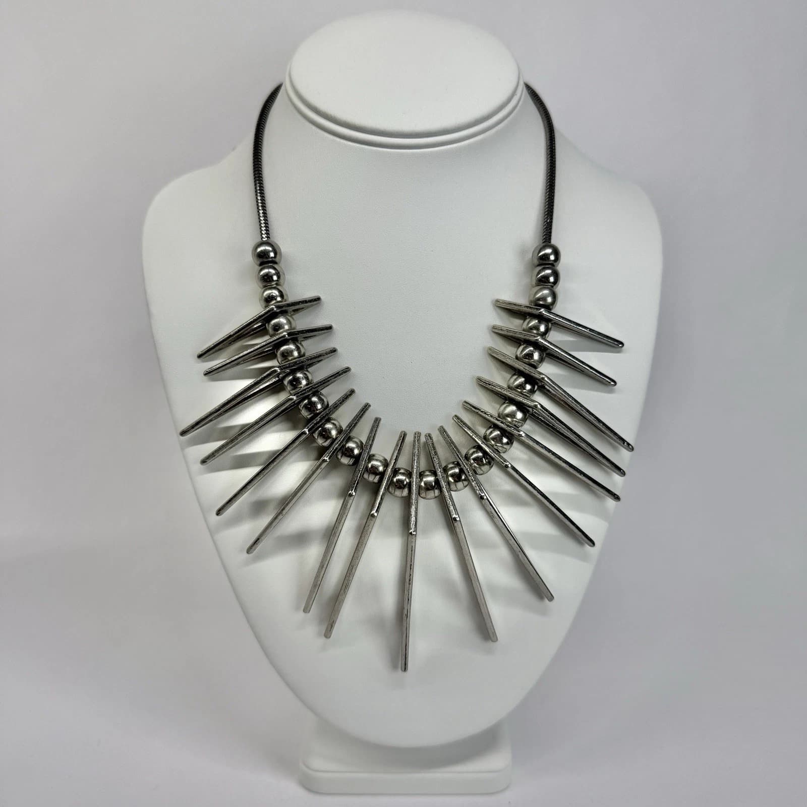Elegant Spike Fringe Collar Silver Tone Vintage Necklace Jewelry N547