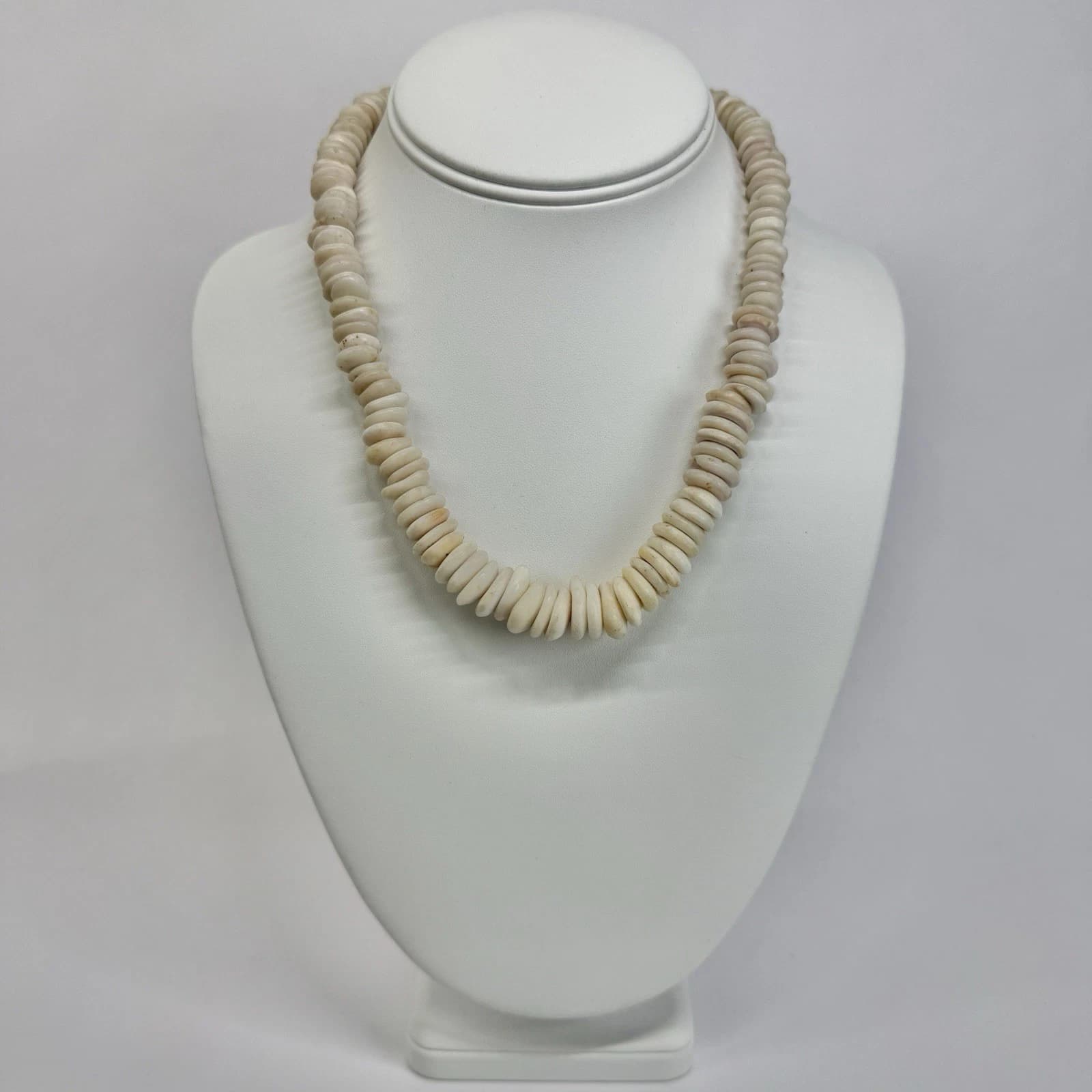 Hawaiian Chunky Puka Shells Natural Genuine Vintage Necklace Jewelry N416