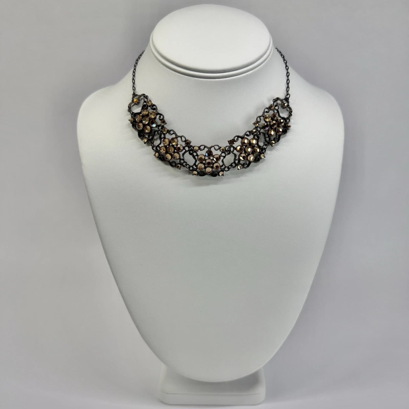 AUSTRIAN Crystal USA Floral Bib Statement Choker Vintage Necklace N657