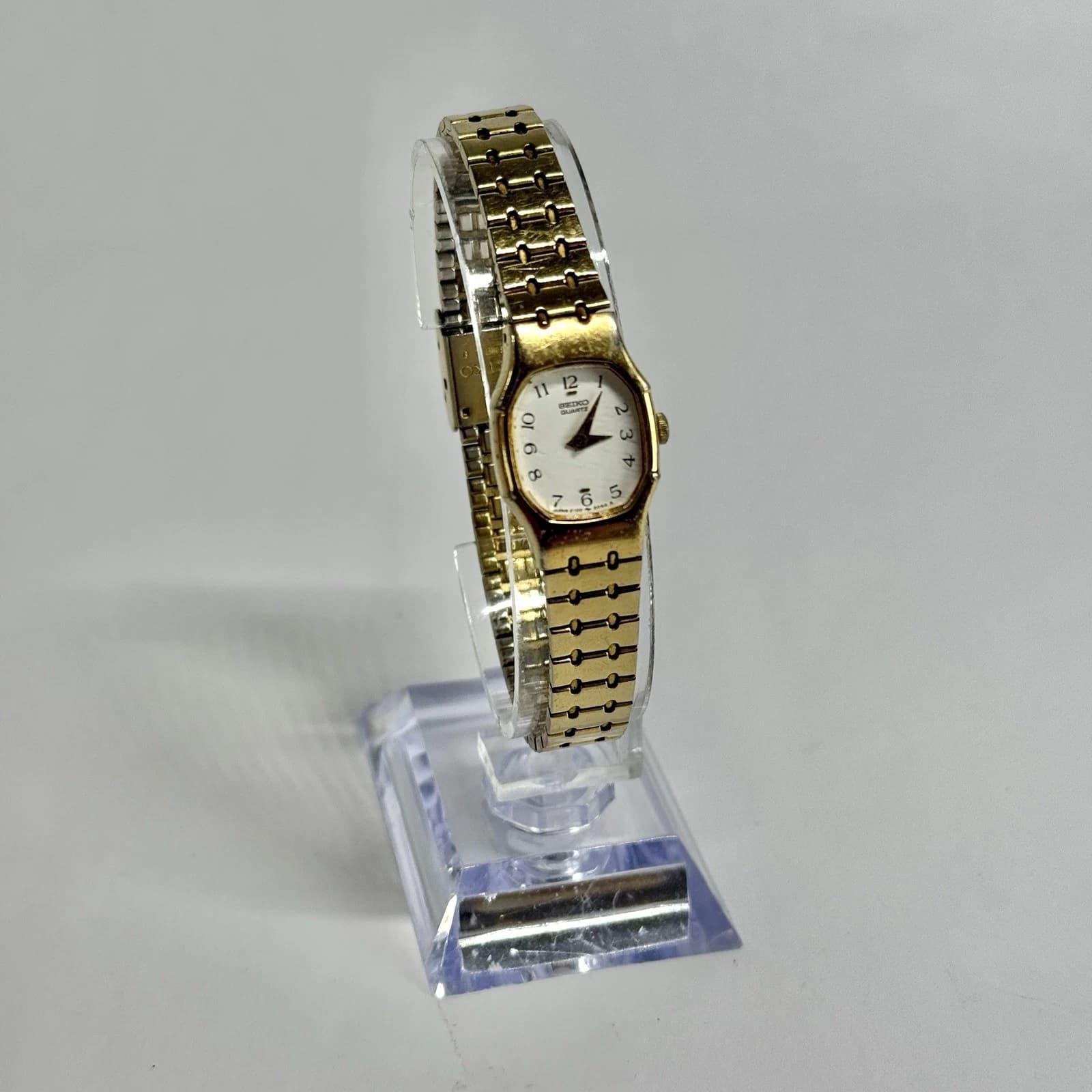 SEIKO 2Y00-5500 Quartz Analog Gold Tone Women Vintage Watch W545 *WORKING