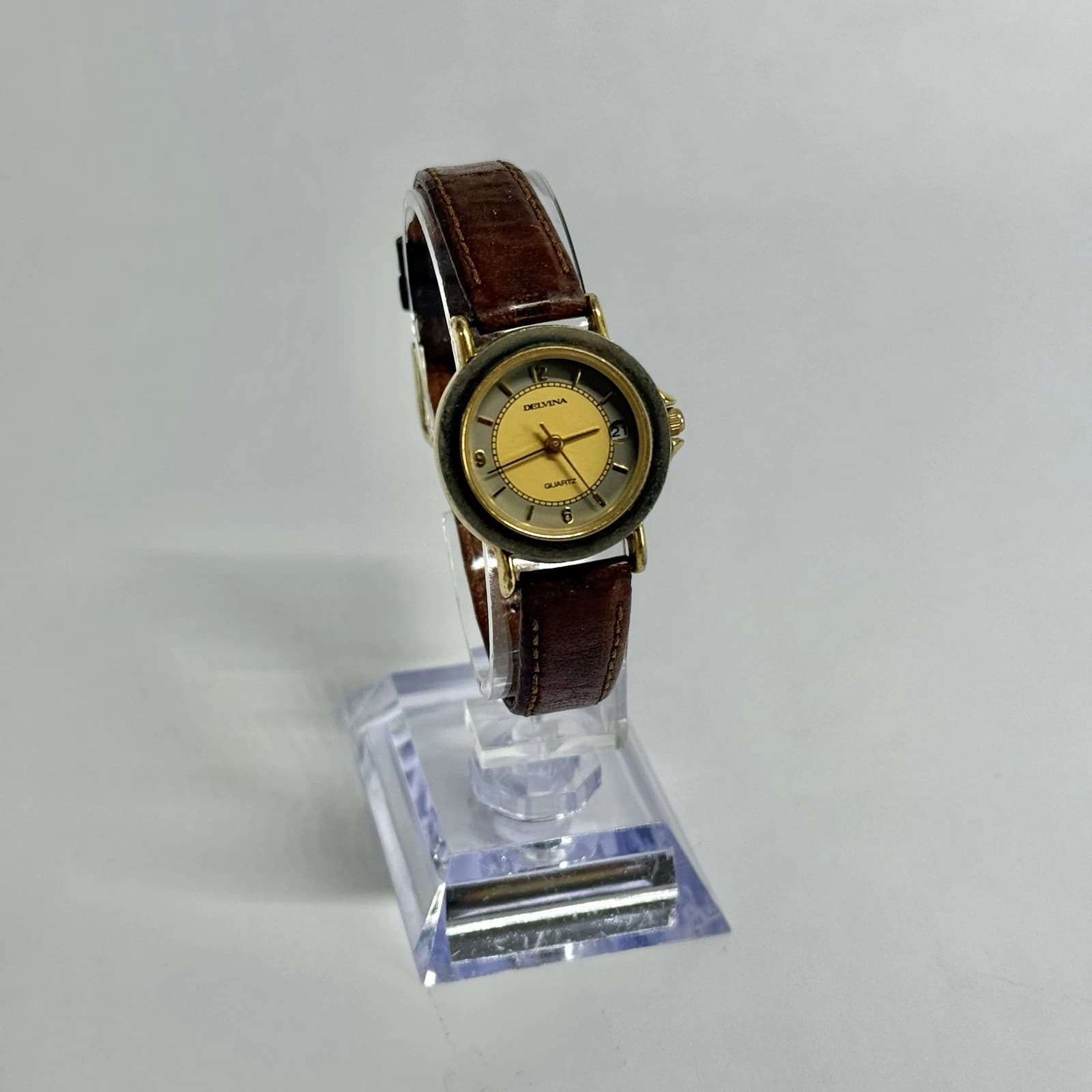 DELVINA 08-0002-001 Quartz Gold Tone Women Vintage Watch W497 *WORKING