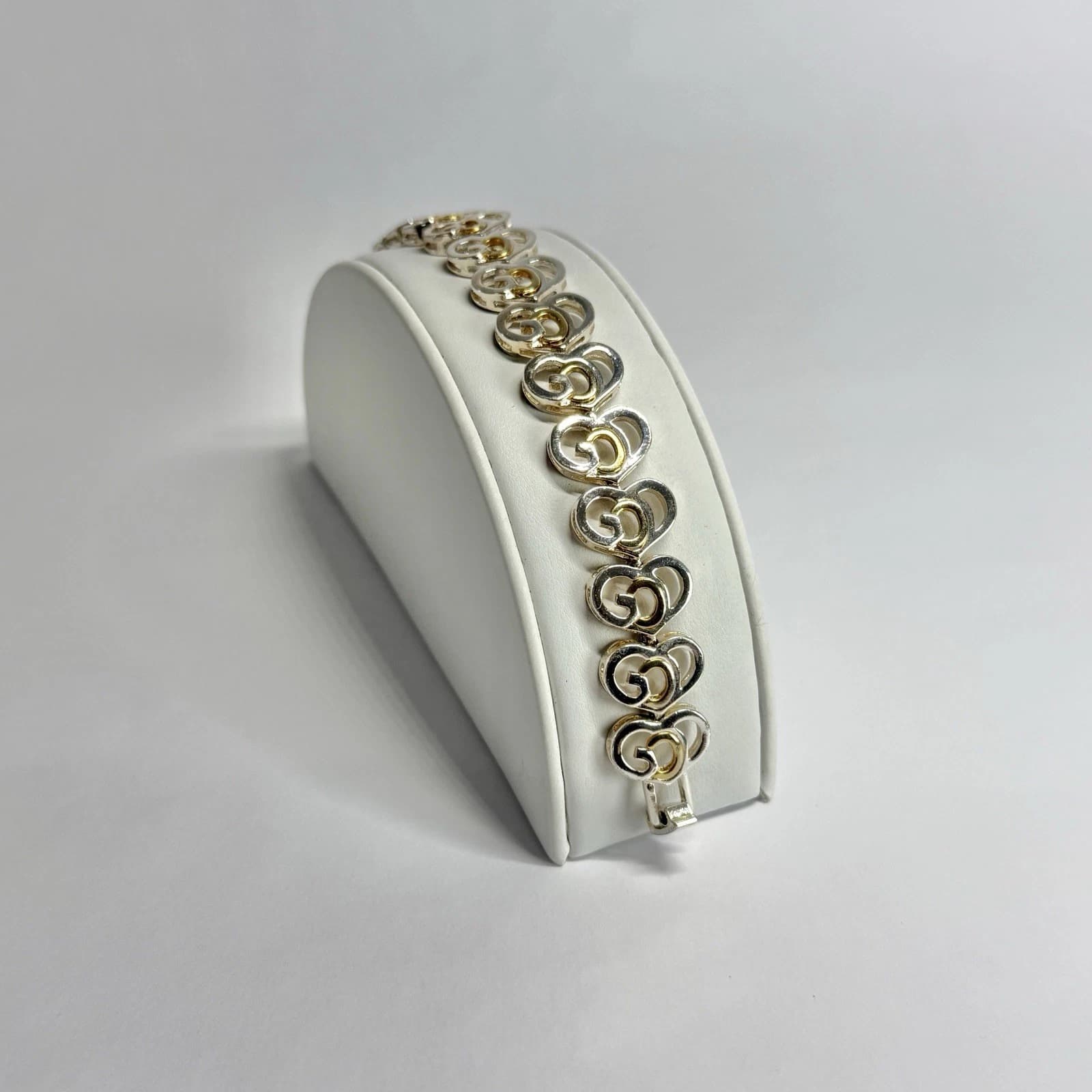 SUPREME JEWELRY Interlocked Hearts Silver Tone Vintage Bracelet Jewelry Br235