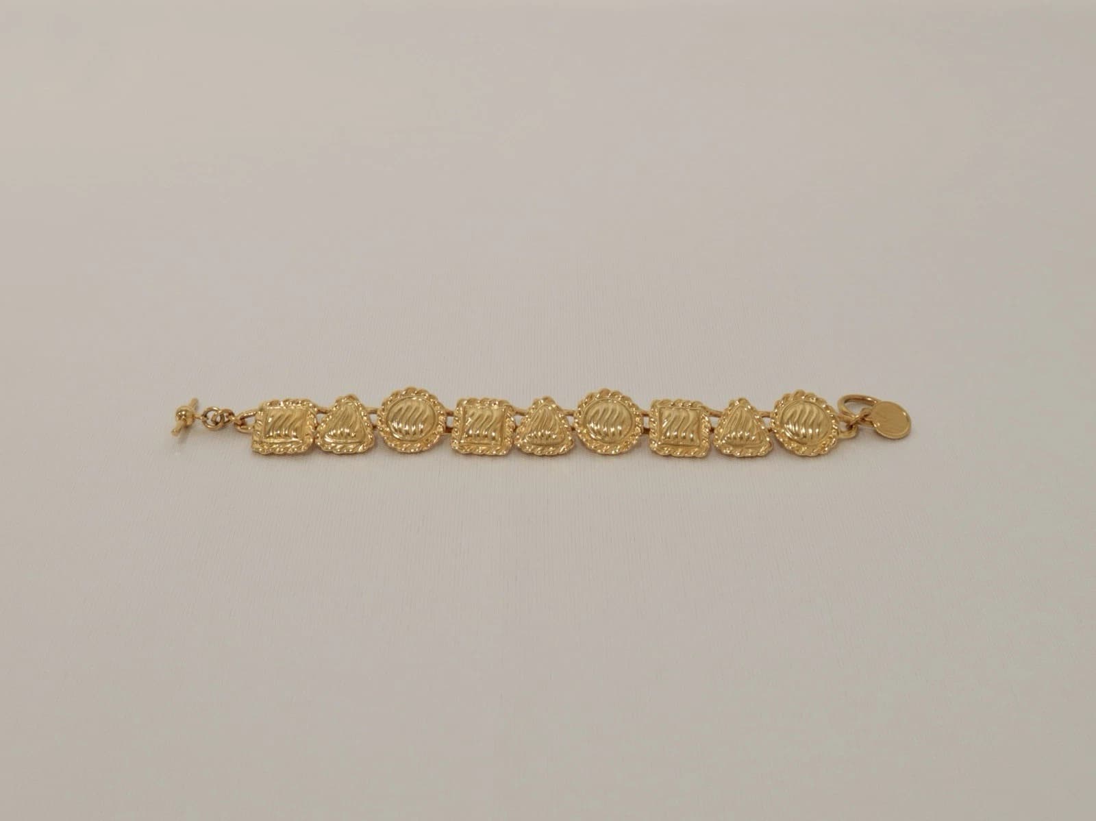 ANNE KLEIN Gold Tone Link Chain Shiny Chunky Vintage Bracelet Jewelry Br01