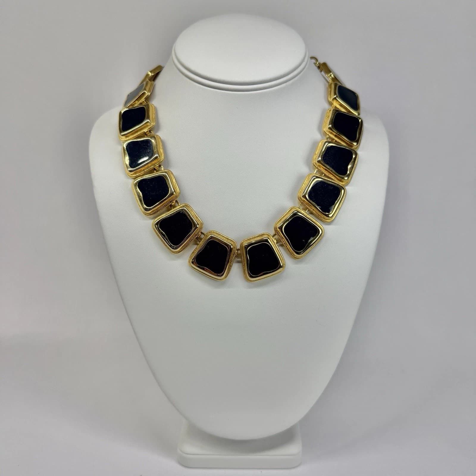 Elegant Geometric Black Enamel Gold Tone Vintage Necklace Jewelry N370