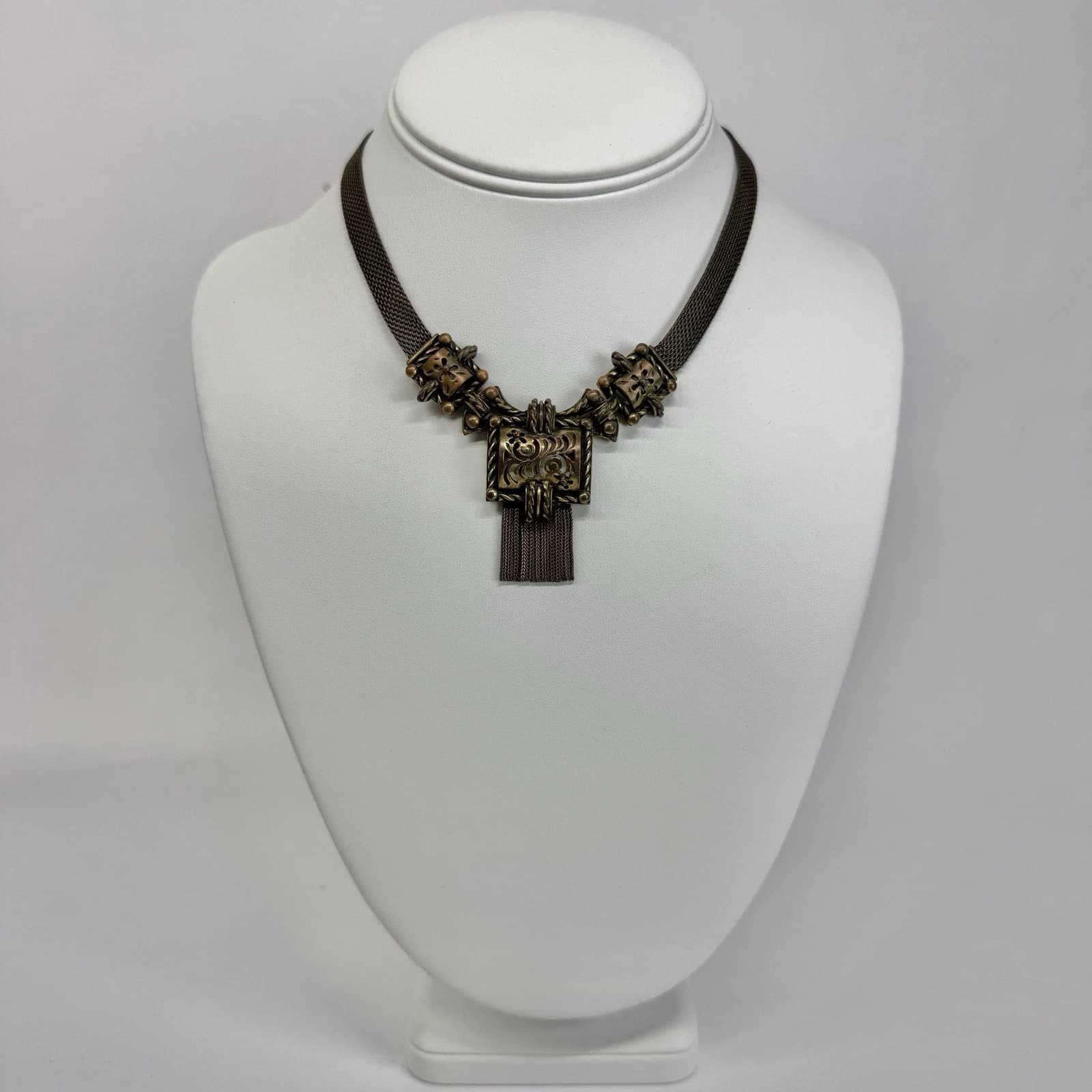 Elegant 1950s Victorian Revival Ornate Mesh Fringe Vintage Necklace Jewelry N450