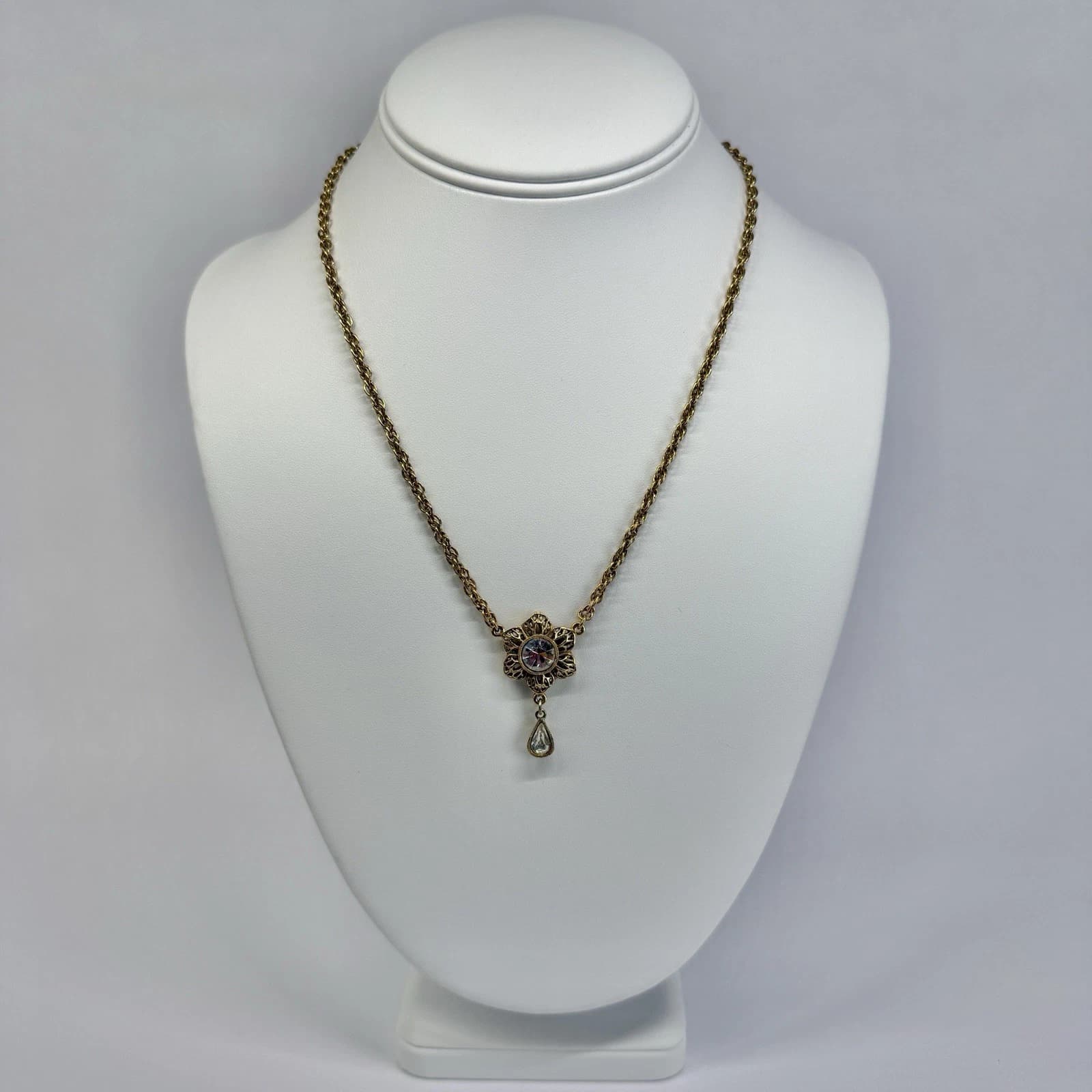 1928 Floral Faceted Crystal Art Deco Dainty Gold Tone Vintage Necklace N701