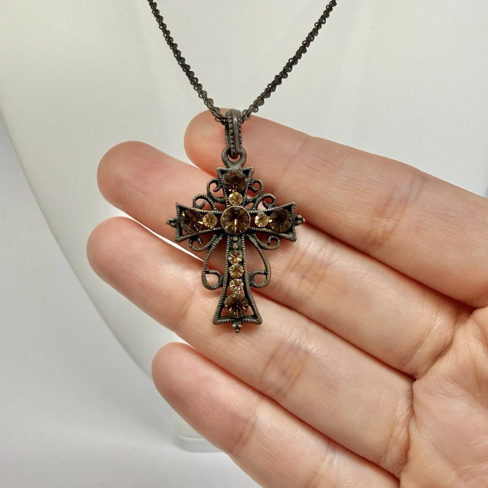1928 Floral Faceted Crystal Art Deco Cross Silver Tone Vintage Necklace N697