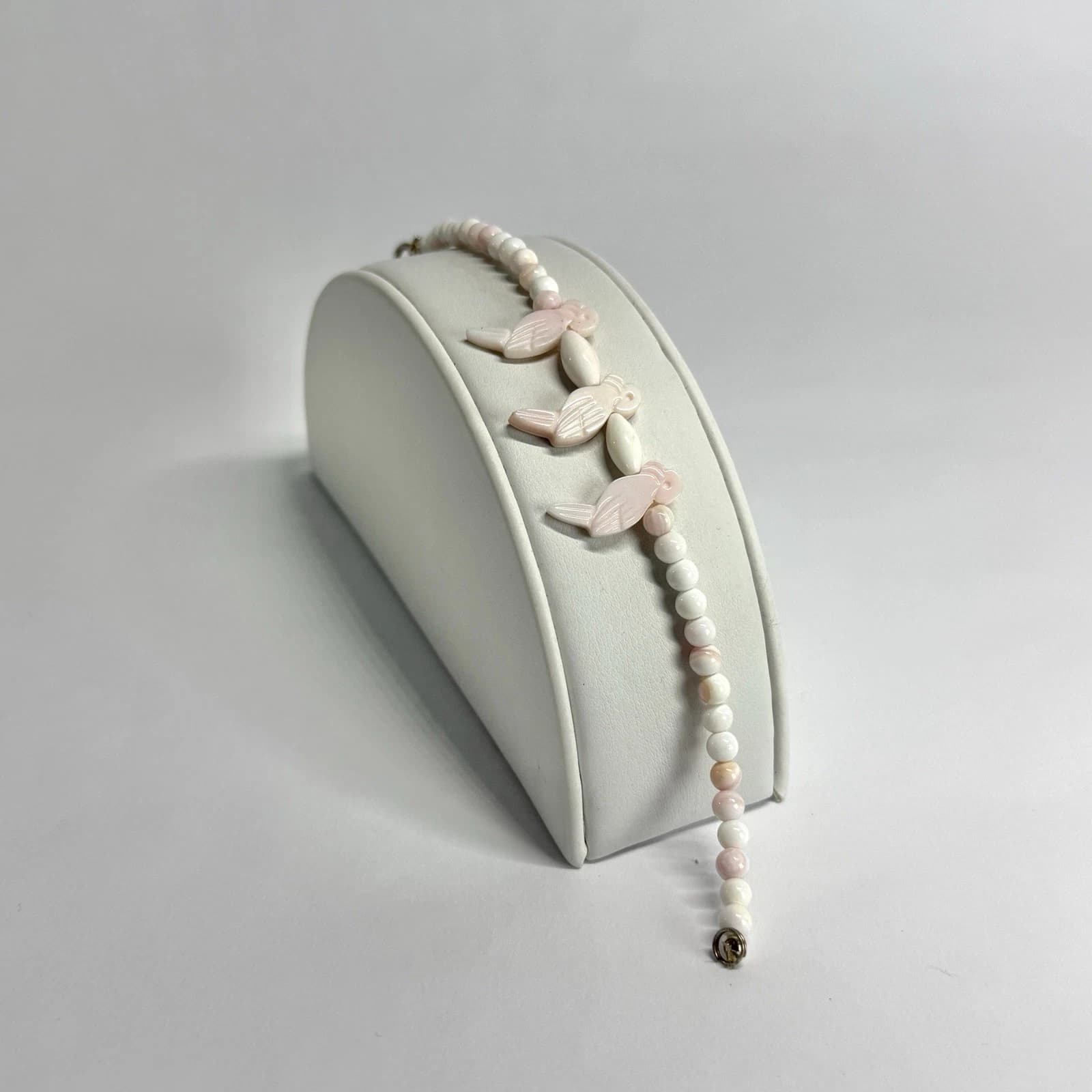 Elegant Carved Dove Opal Shell Beads Silver Tone Vintage Bracelet Jewelry Br250