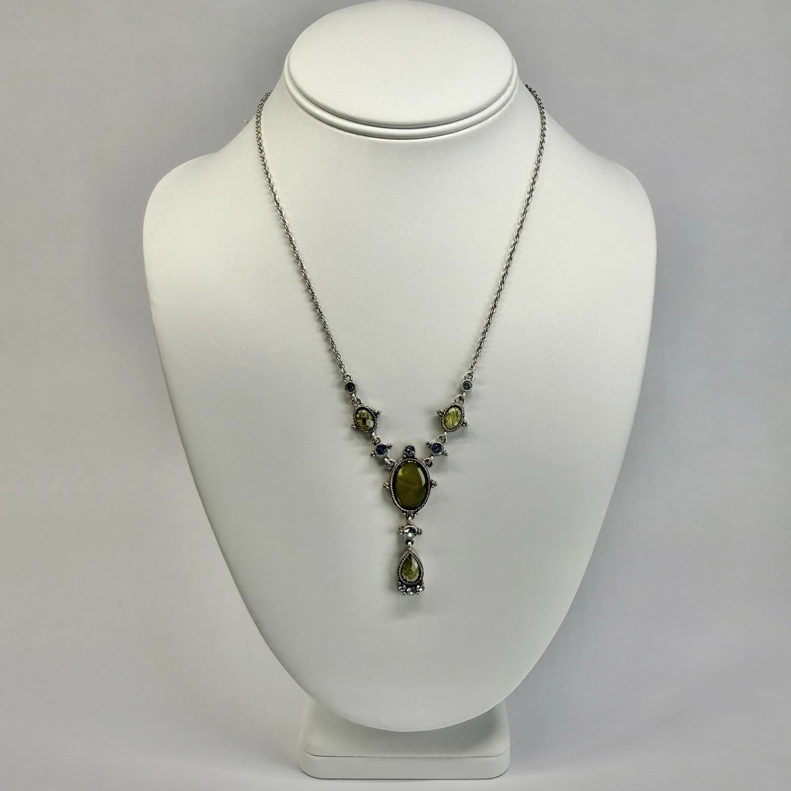 1928 Floral Faceted Crystal Art Deco Dainty Silver Tone Vintage Necklace N688