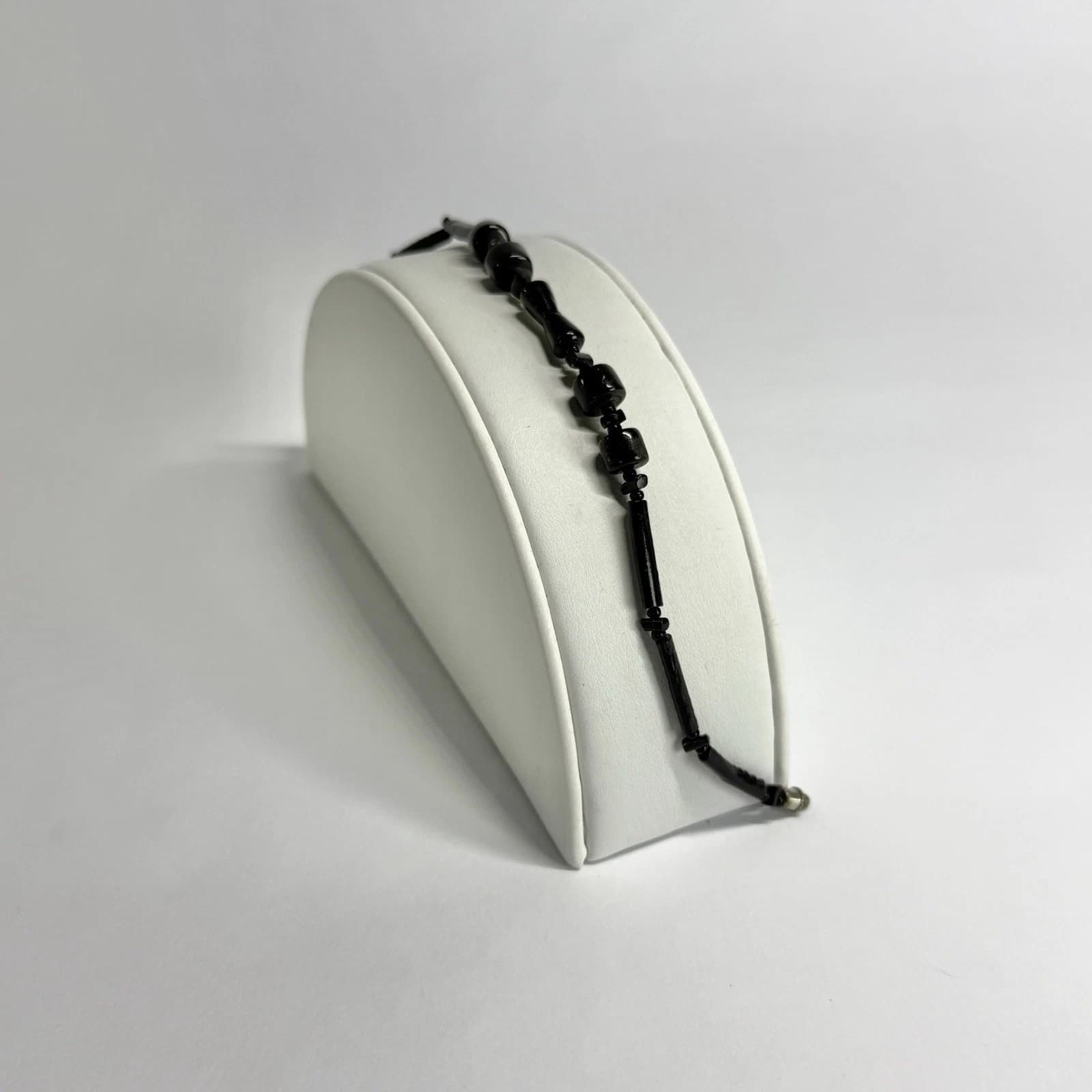 Elegant Black Coral Beads Silver Tone Vintage Bracelet Jewelry Br254