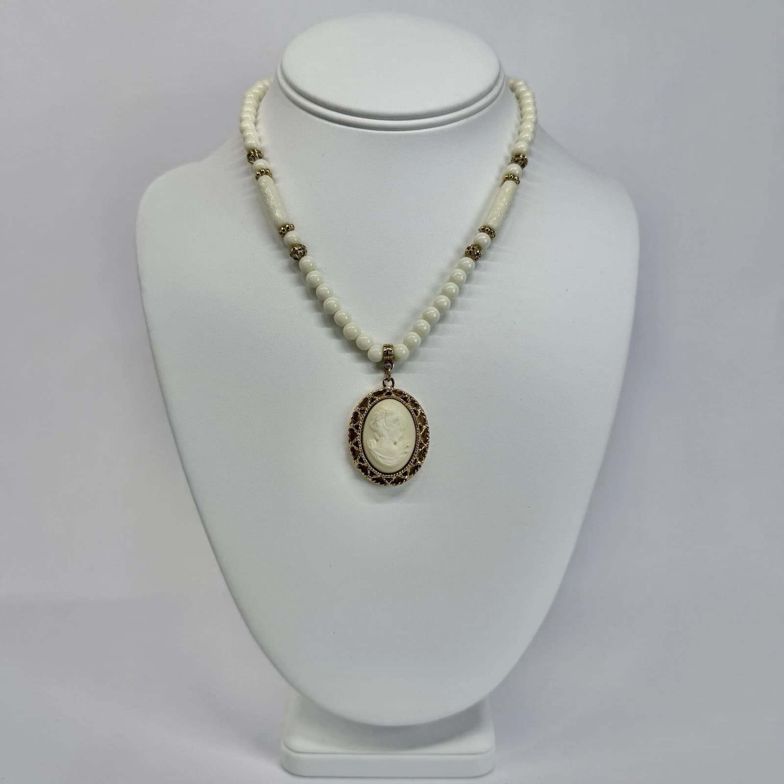 1928 Cameo Pendant White Beads Gold Tone Vintage Necklace Jewelry N433