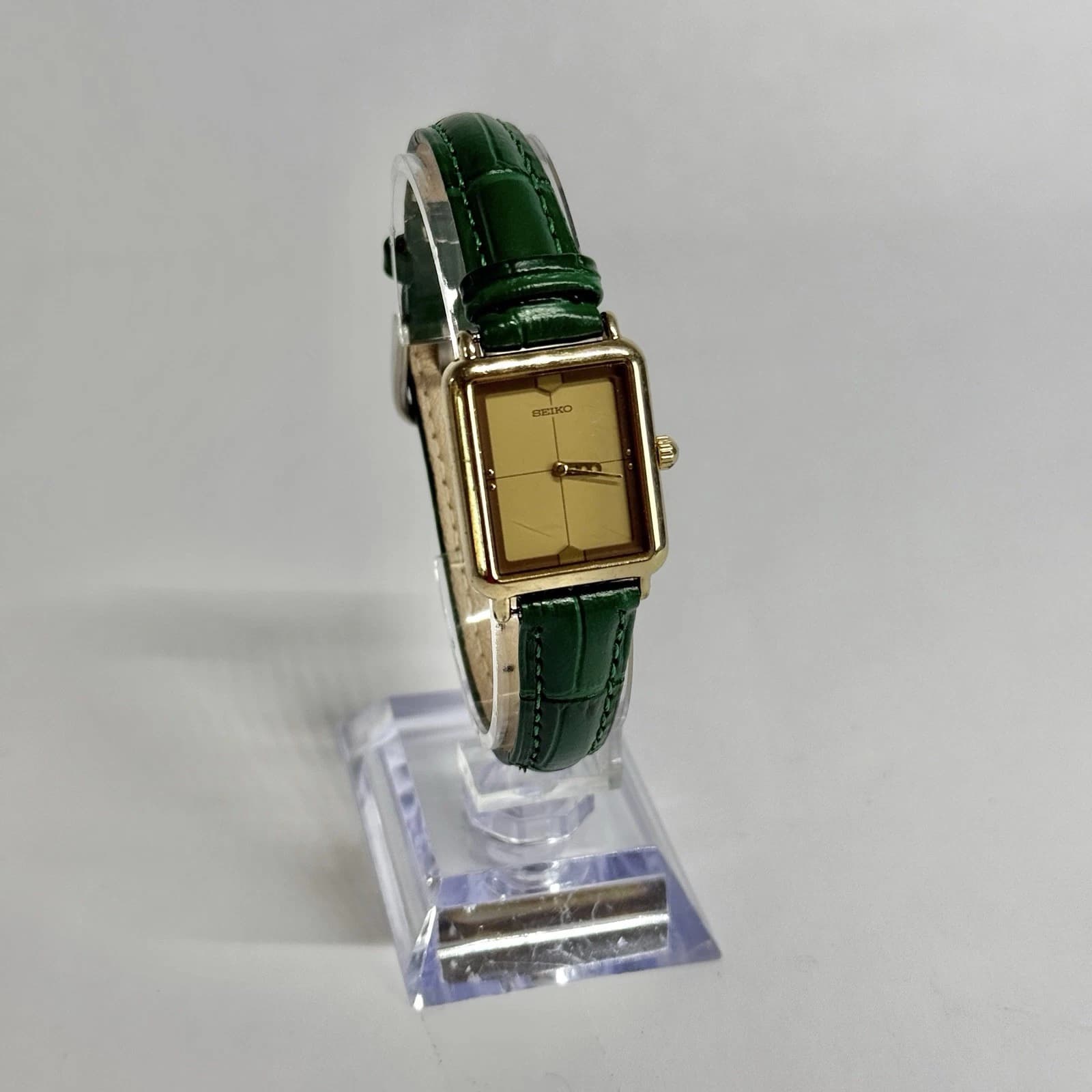 SEIKO Tank 2P20-5350 Gold Tone Analog Women Vintage Watch W505 *WORKING
