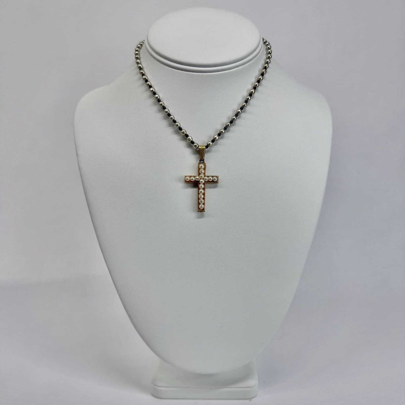 MIRIAM HASKELL Faux Baroque Pearl Cross Gold Tone Vintage Necklace Jewelry N402