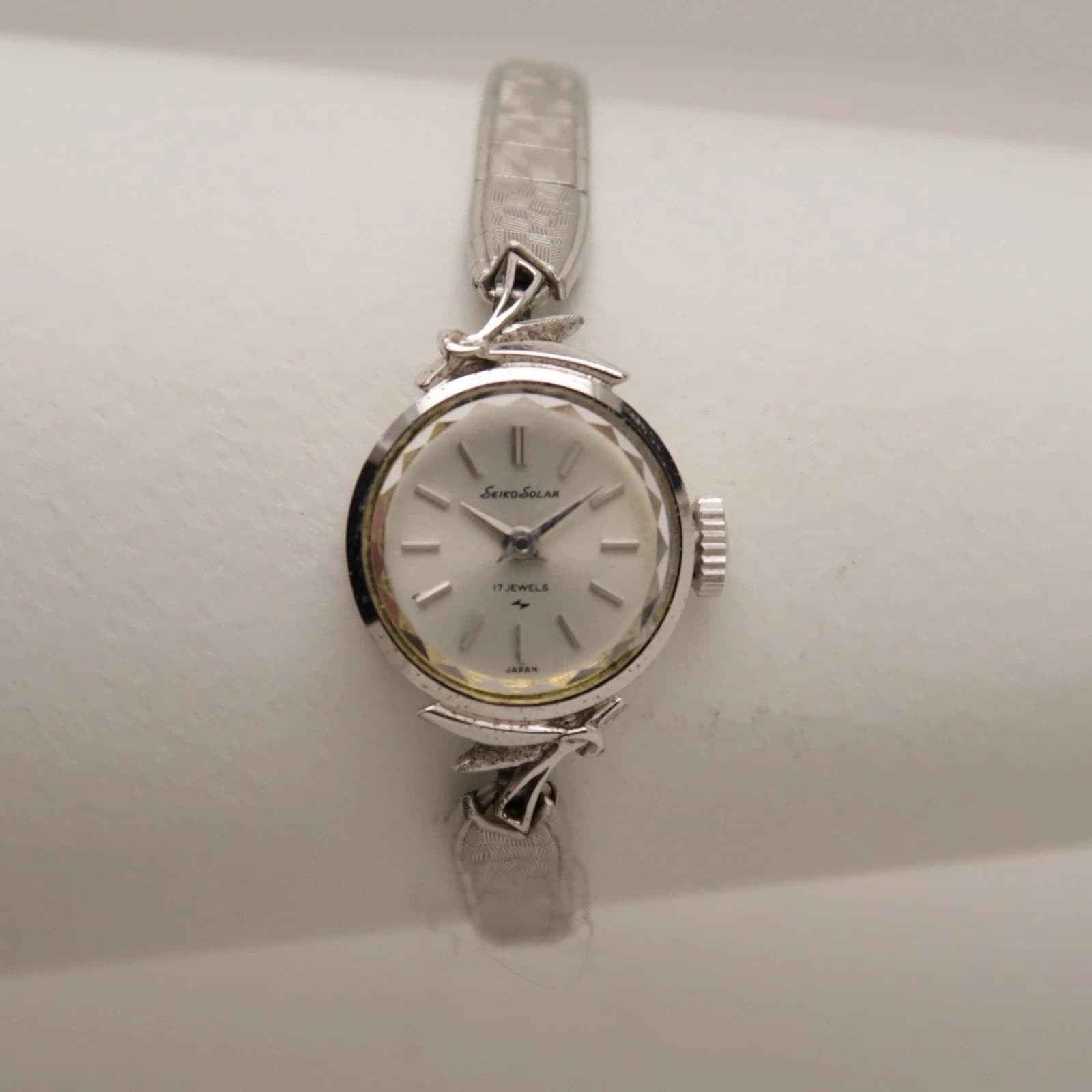 SEIKO Solar 10-0570 17J Manual Wind Analog Women Vintage Watch W317 *WORKING