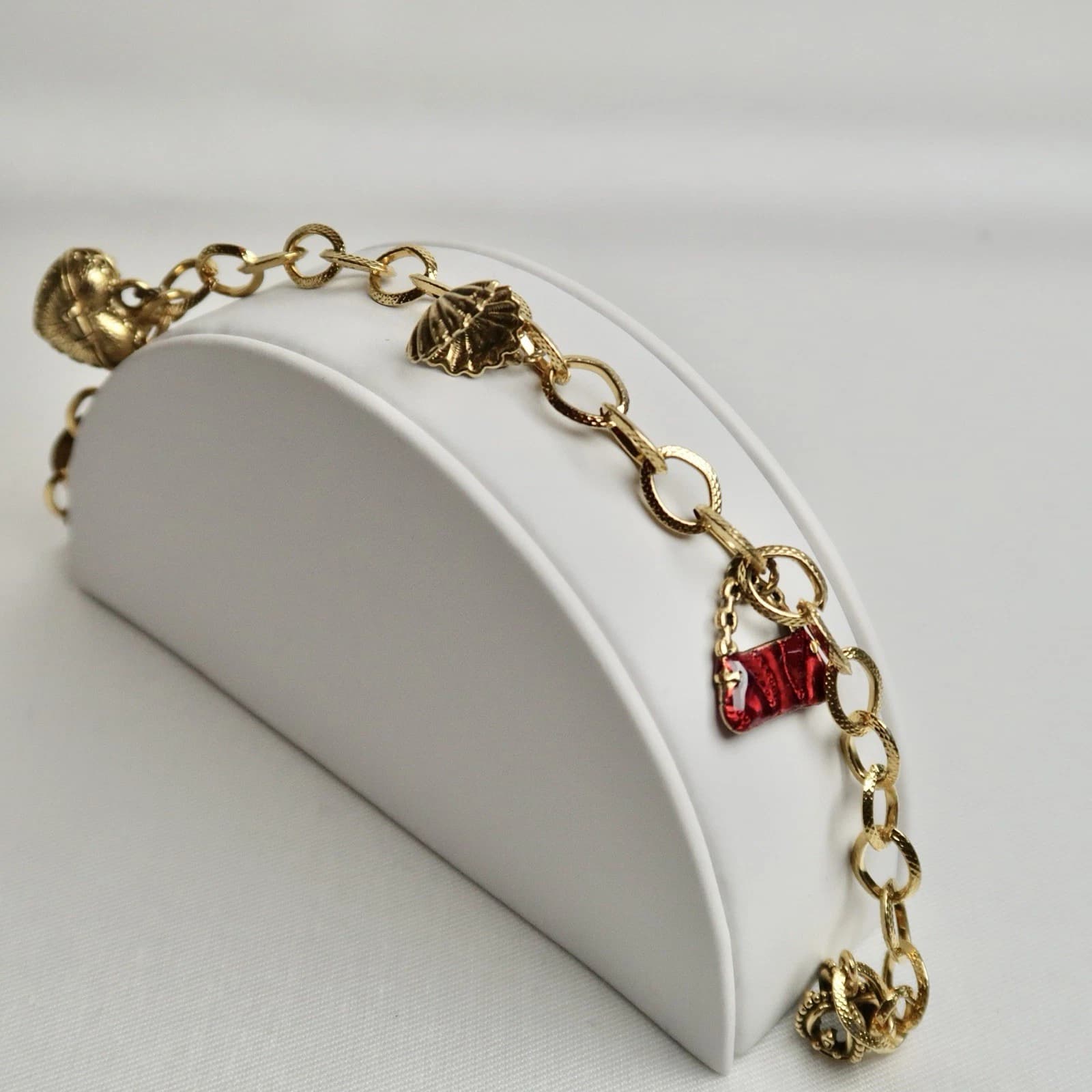 Charm Red Gold Tone Heart Shell Coin Purse Vintage Bracelet Jewelry Br126