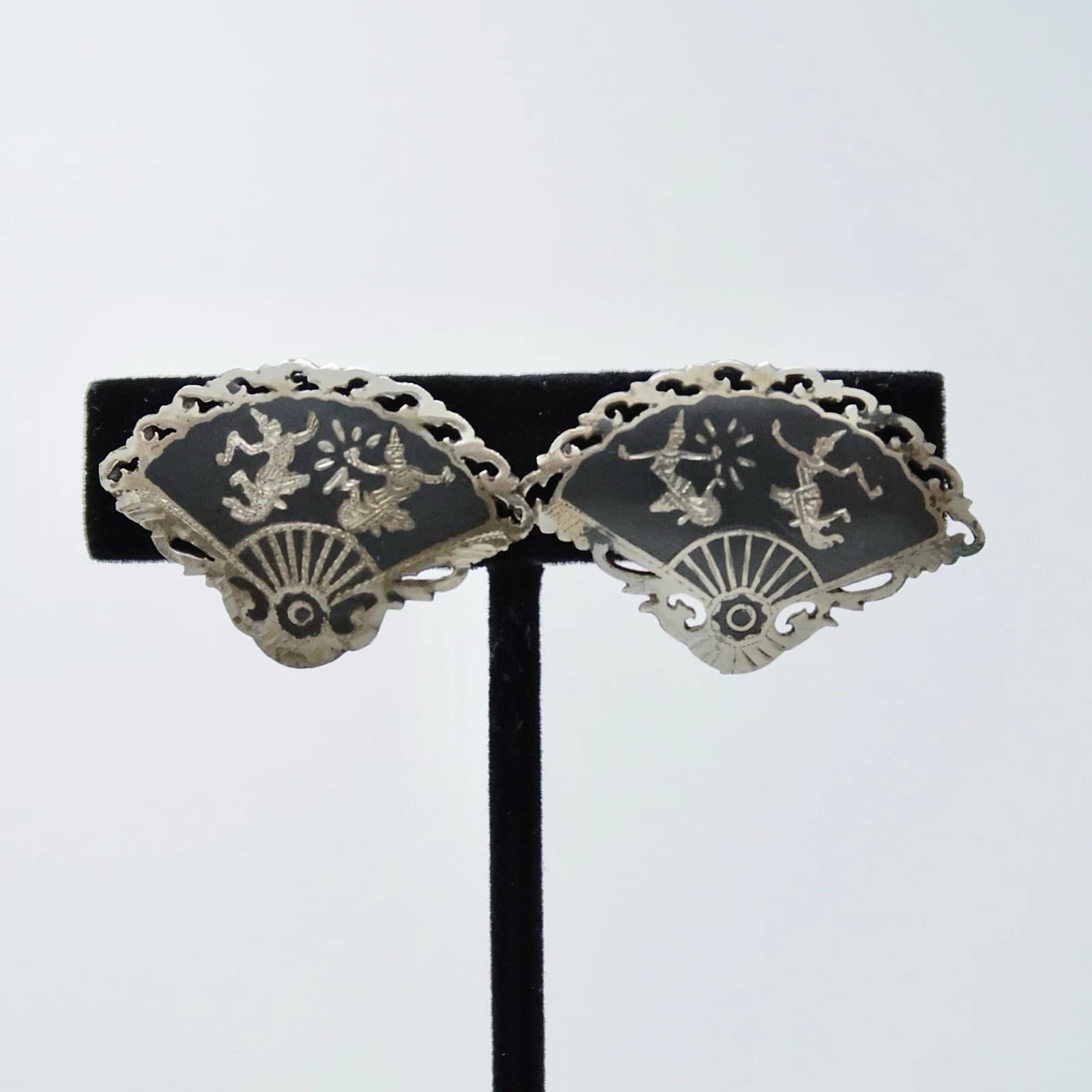 SIAM Thai Sterling Silver Neilloware Fan Dancer Vintage Earring Jewelry E106