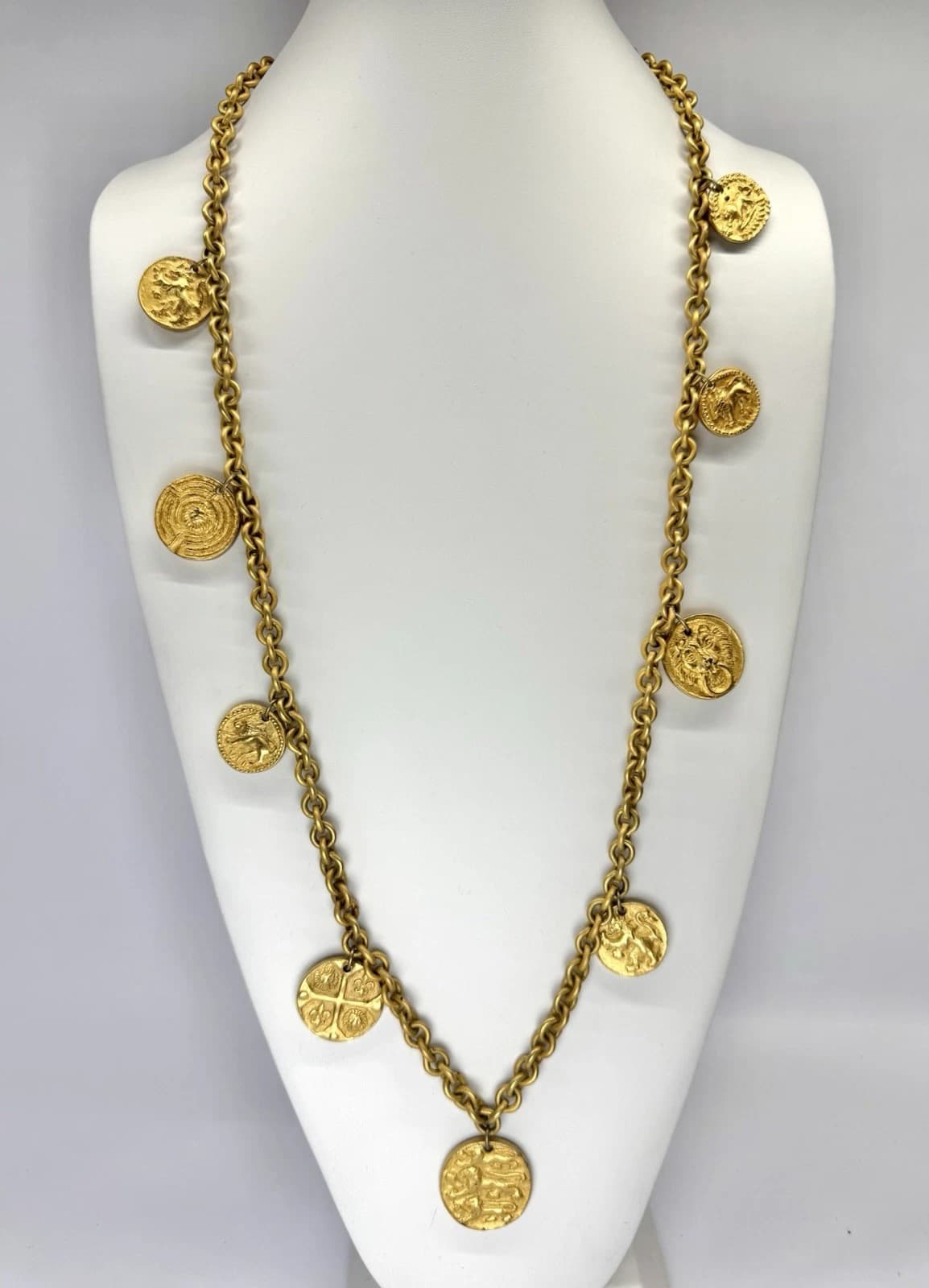 ANNE KLEIN Lion Head Medallion Chunky Pendant Vintage Necklace Jewelry 34” N148